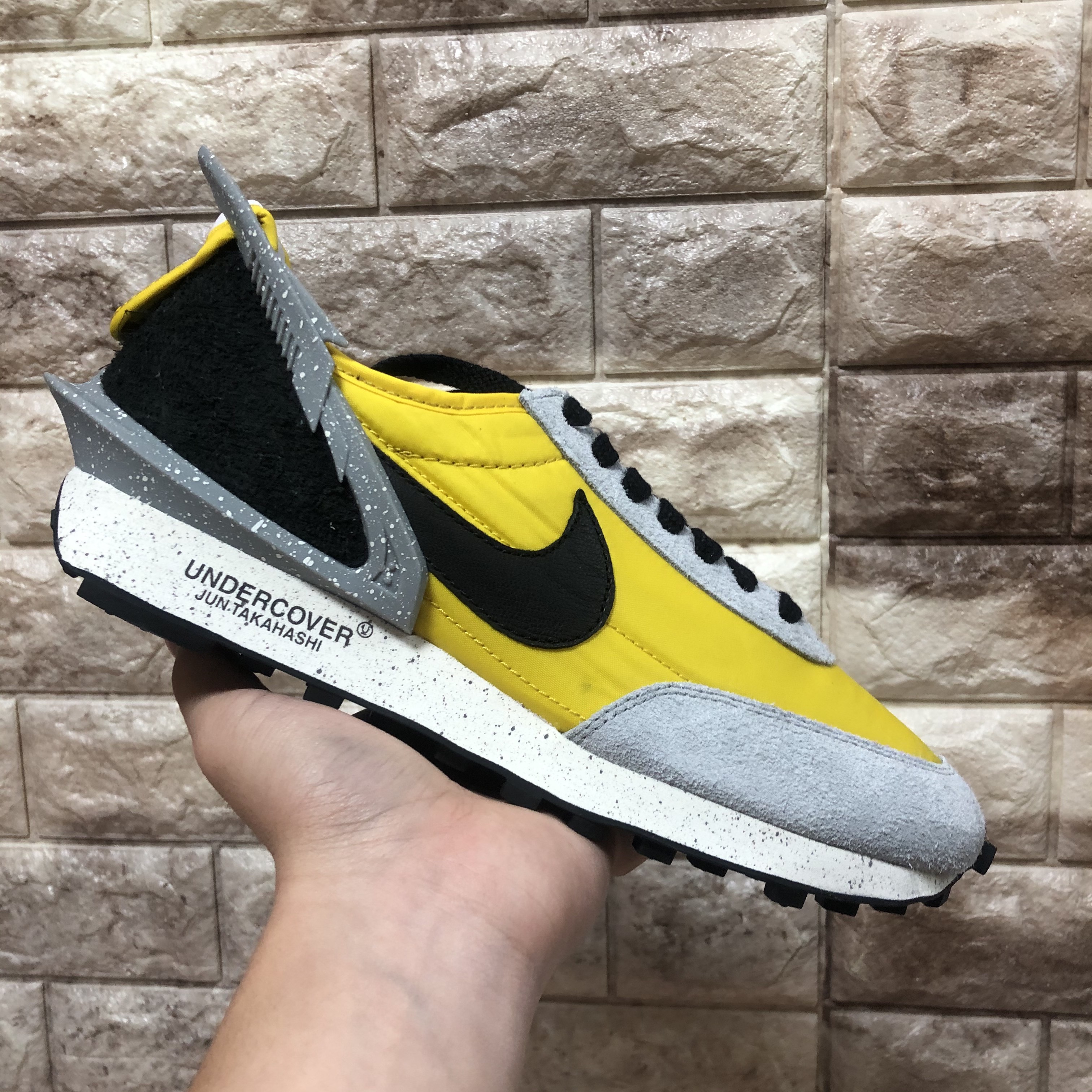 Nike x Undercover Daybreak Bright Citron 착용 스타일