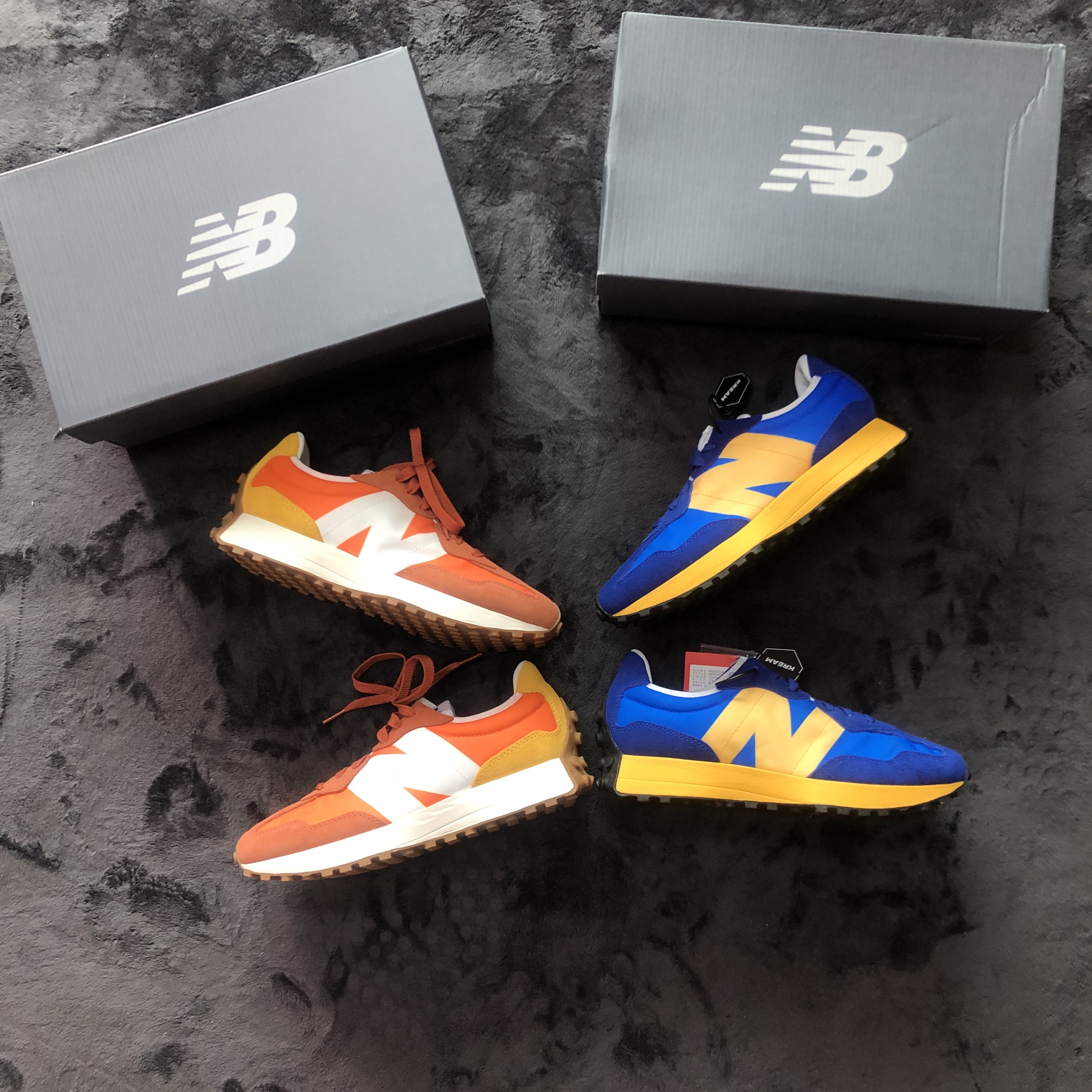 New Balance 327 Orange, New Balance 327 Blue 착용 스타일