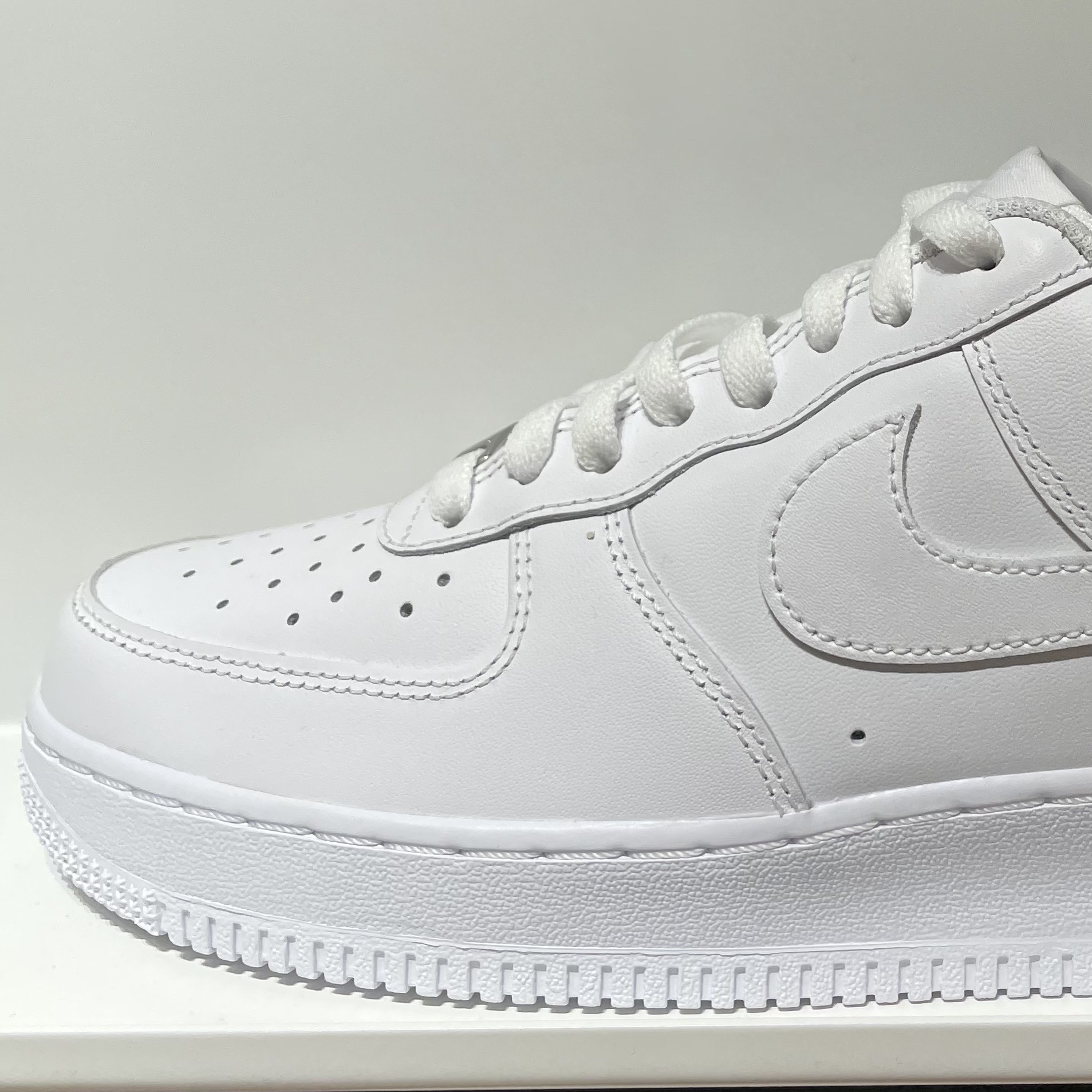 Nike Air Force 1 '07 Low White 착용 스타일