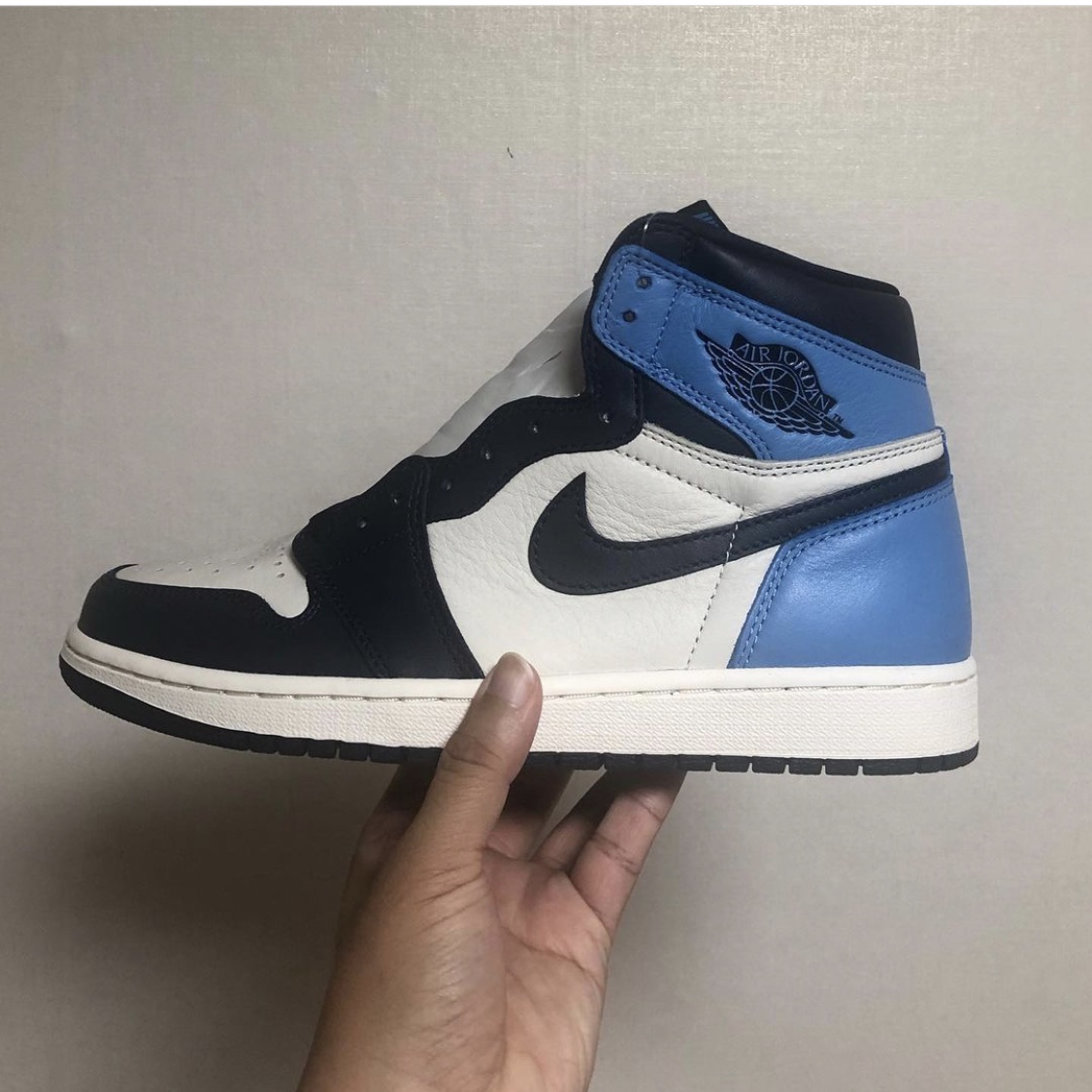 Jordan 1 Retro High Obsidian UNC 착용 스타일