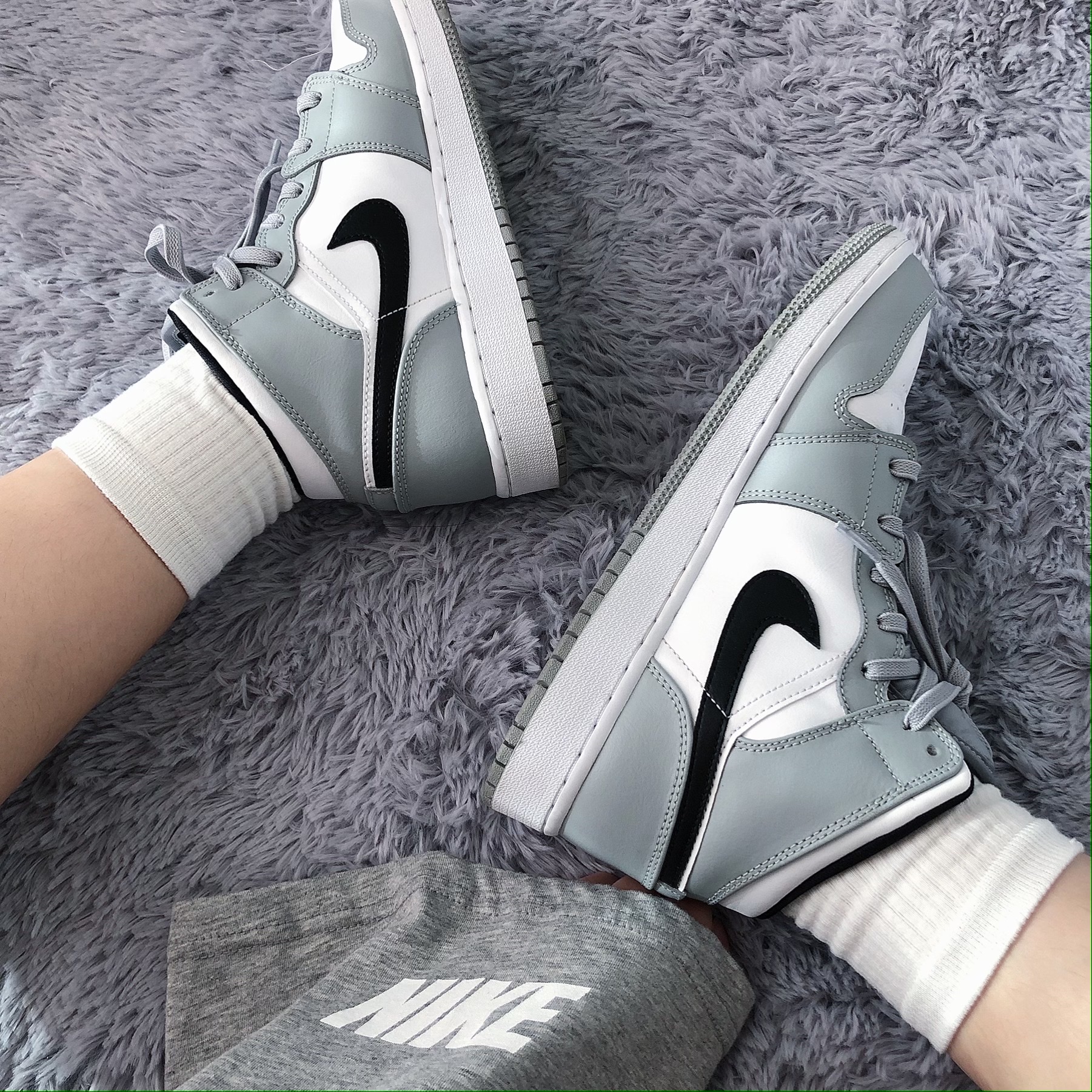 (GS) Jordan 1 Mid Light Smoke Grey, Jordan 1 Mid Light Smoke Grey 착용 스타일