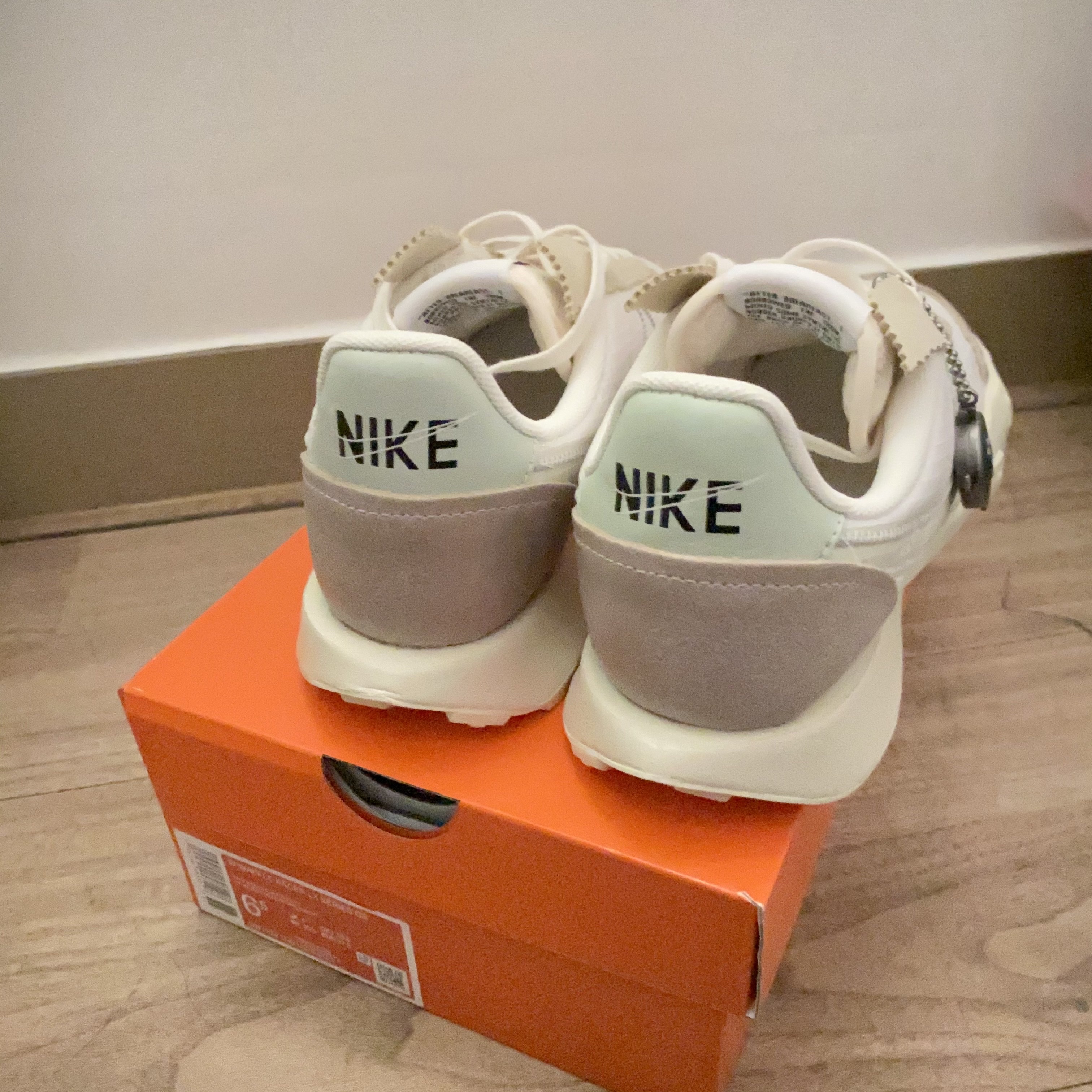(W) Nike Waffle Racer LX Pale Ivory 착용 스타일 - 2