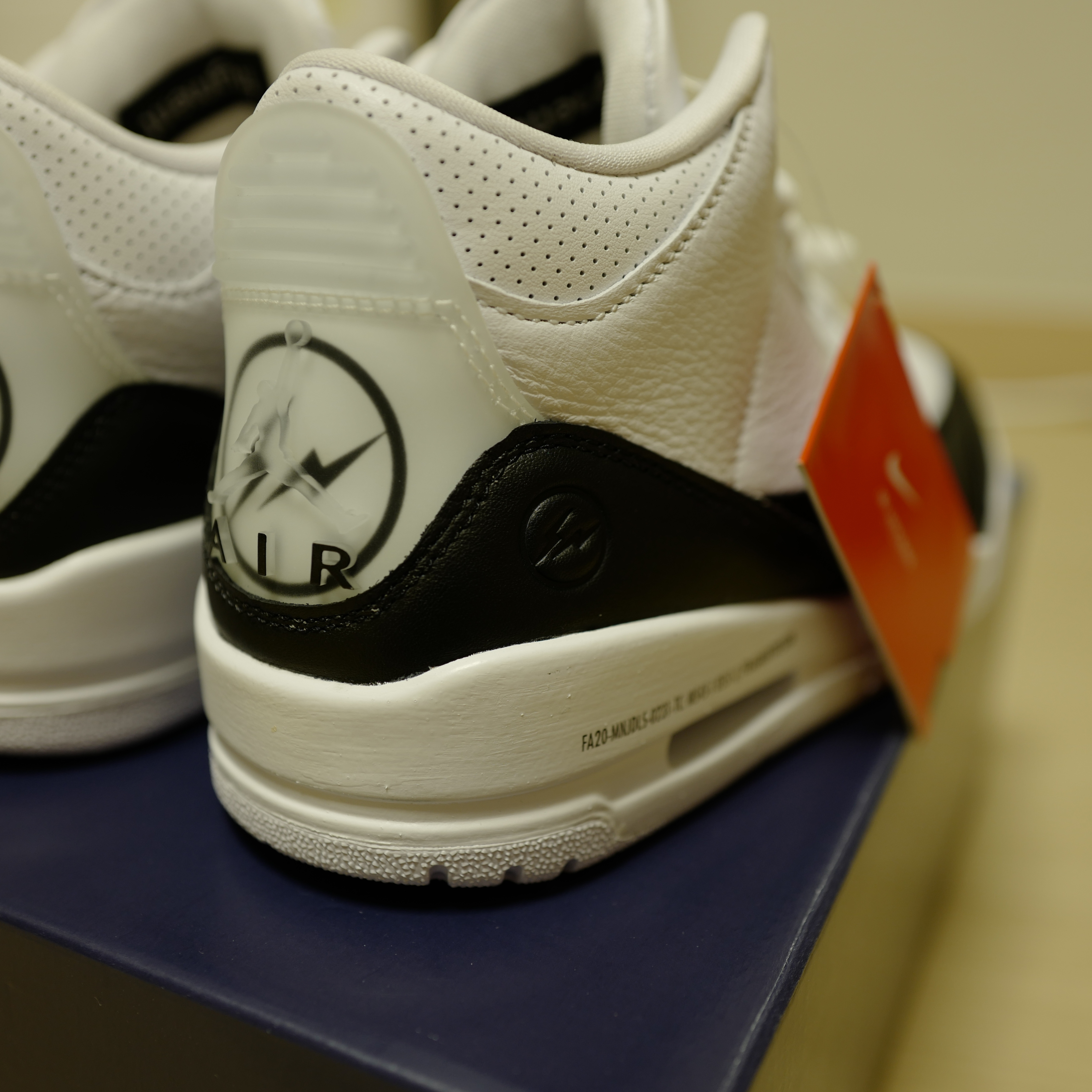 Jordan 3 x Fragment Retro SP White Black 착용 스타일 - 1