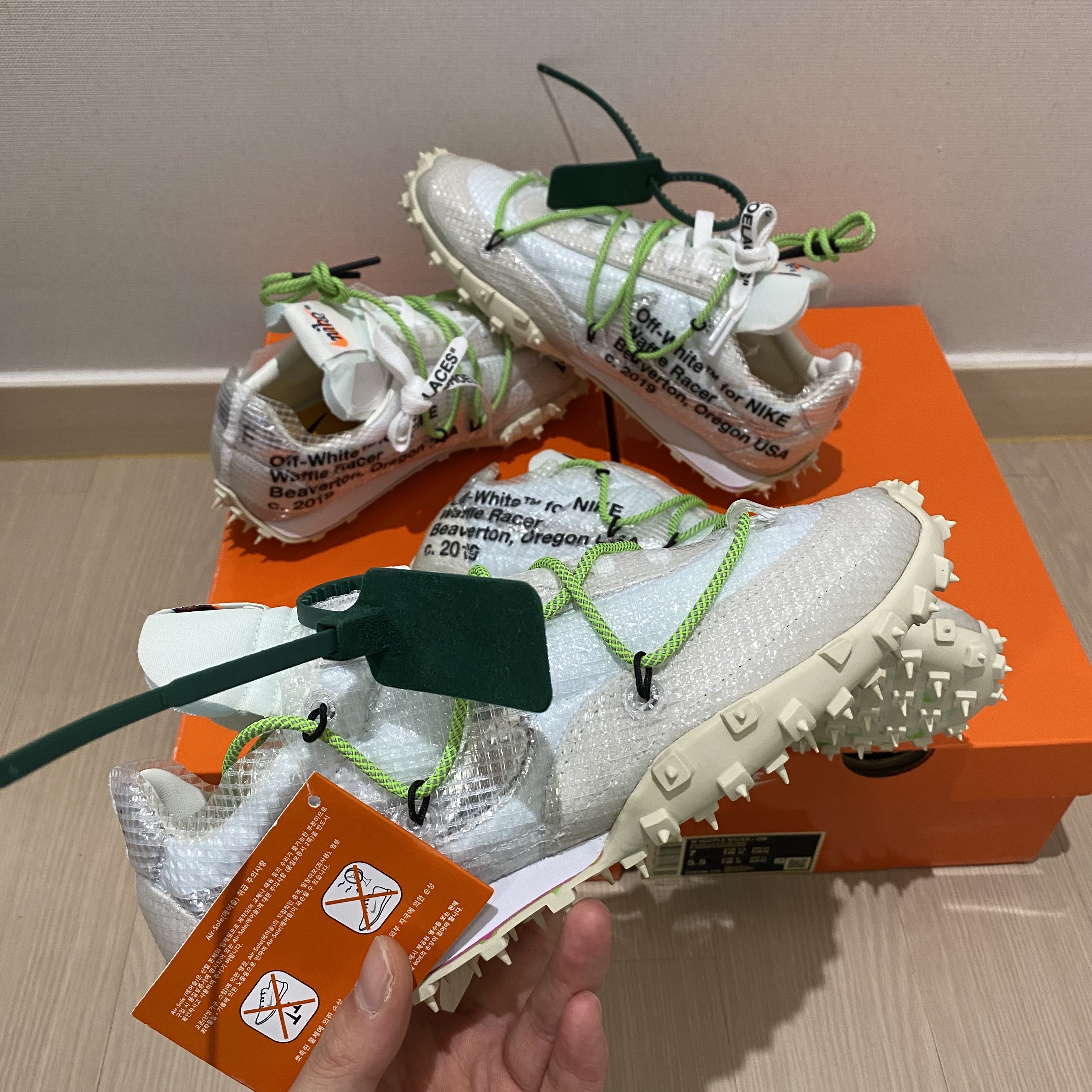 (W) Nike x Off-White Waffle Racer White 착용 스타일 - 3