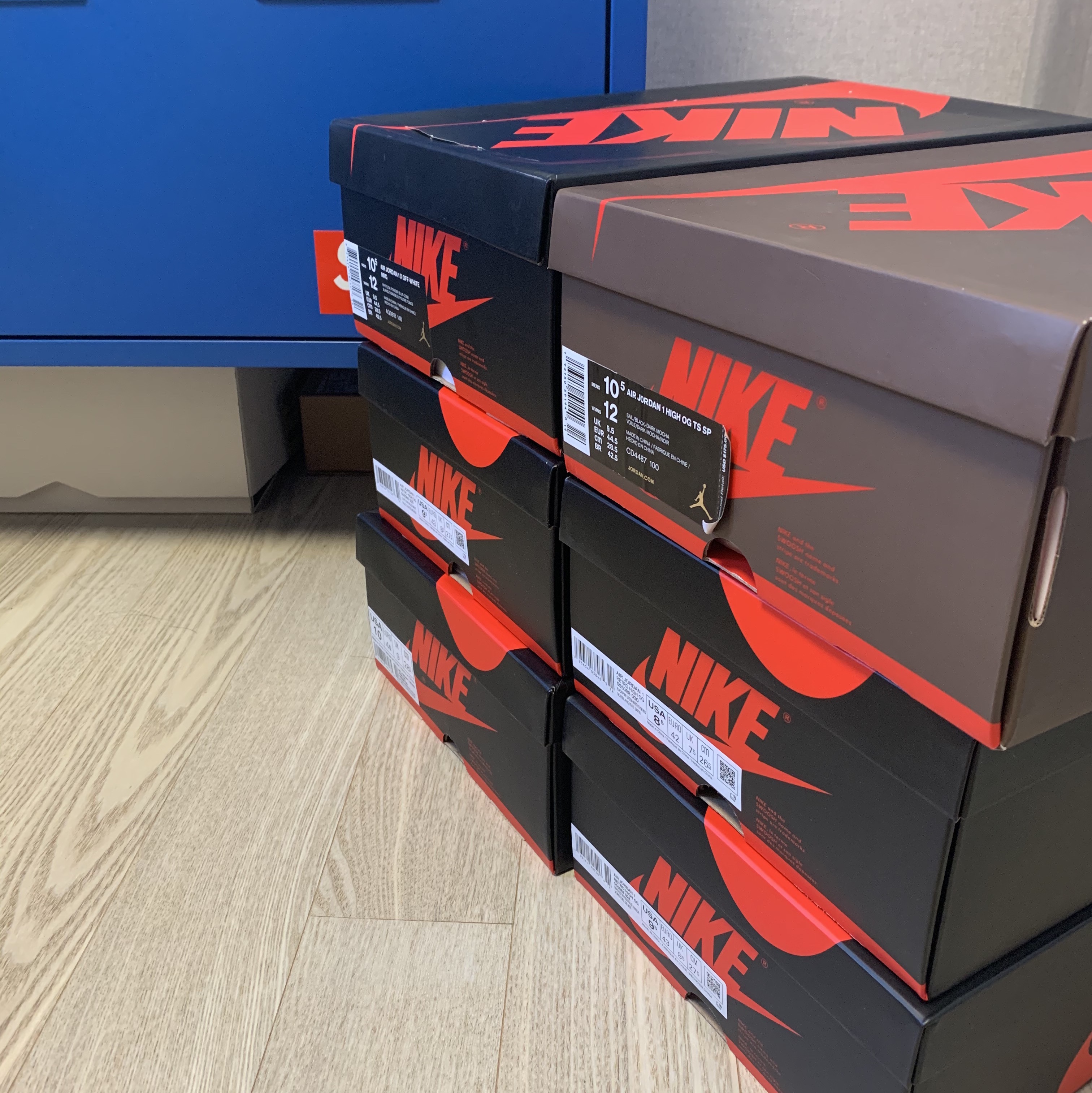 Jordan 1 x Travis Scott Retro High OG SP Mocha, Jordan 1 Retro High OG Pine Green Black 착용 스타일