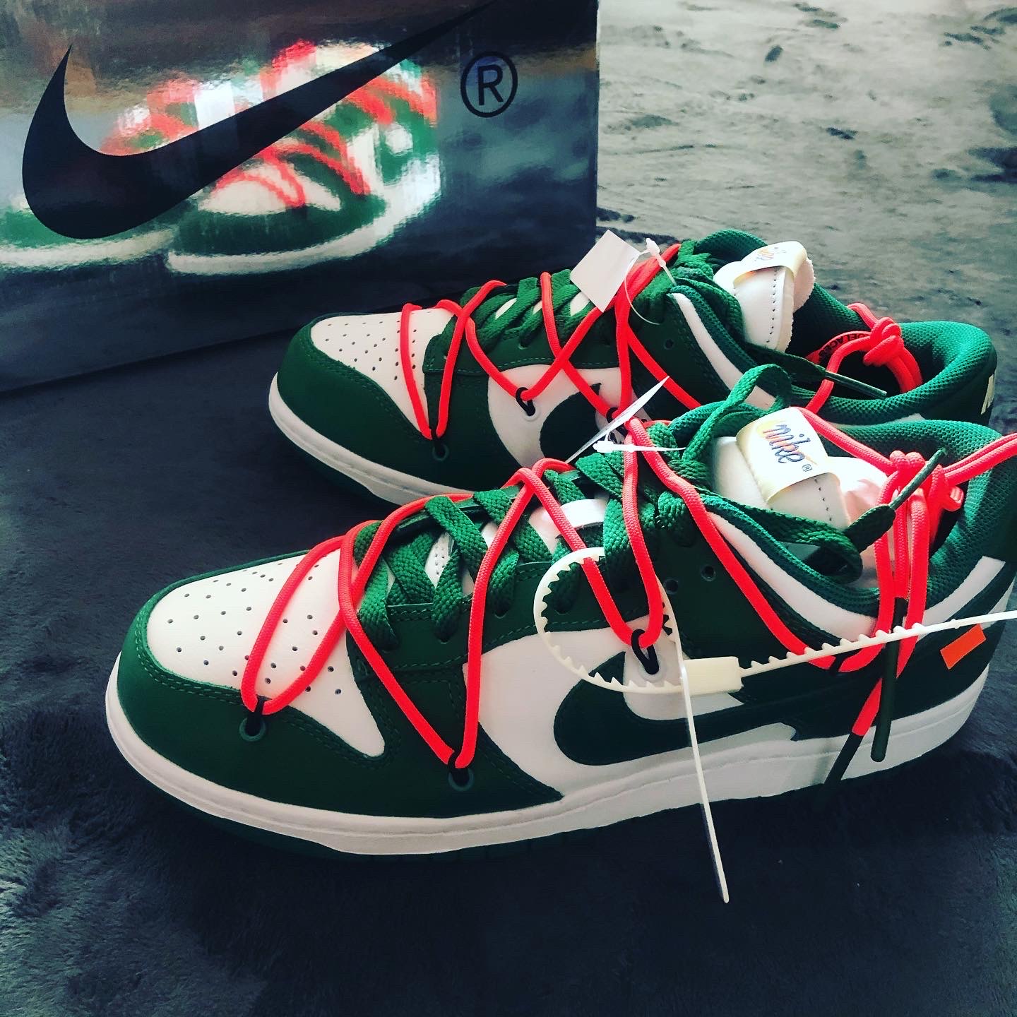 Nike x Off-White Dunk Low Pine Green, Nike Dunk Low SP Kentucky 2020 착용 스타일 - 4