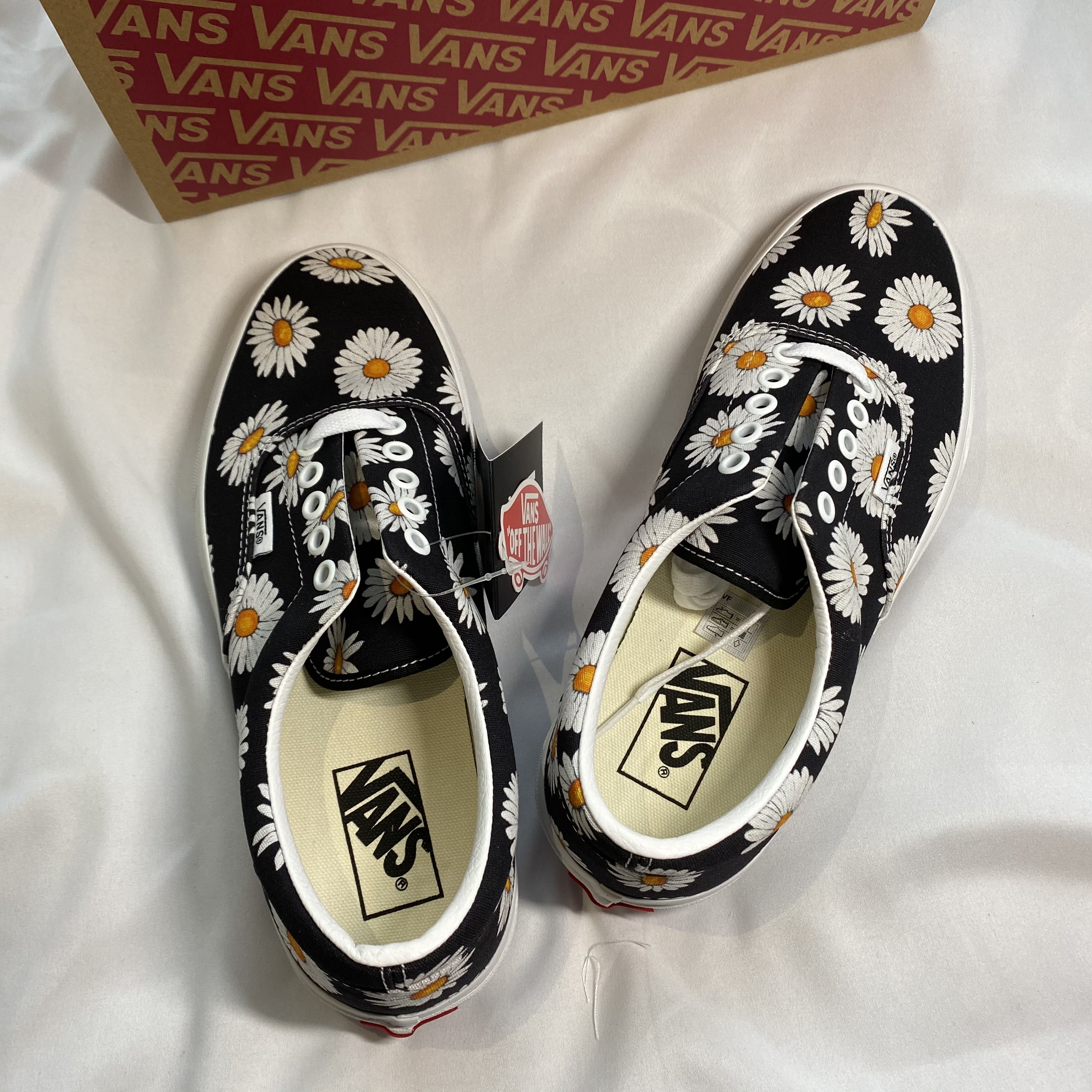Vans Era Big Daisies Black 착용 스타일