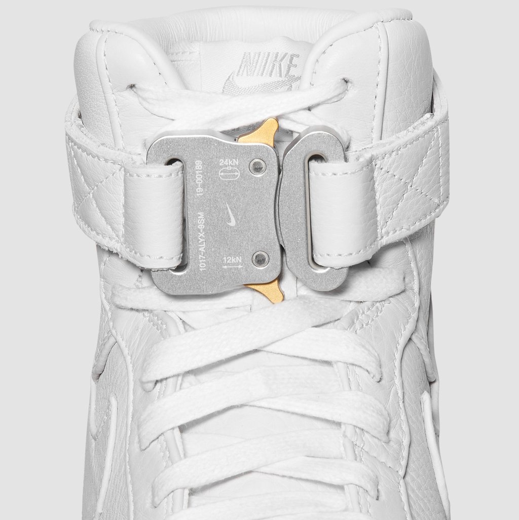 Nike x 1017 Alyx 9SM Air Force 1 High Triple White 2020 착용 스타일 - 1
