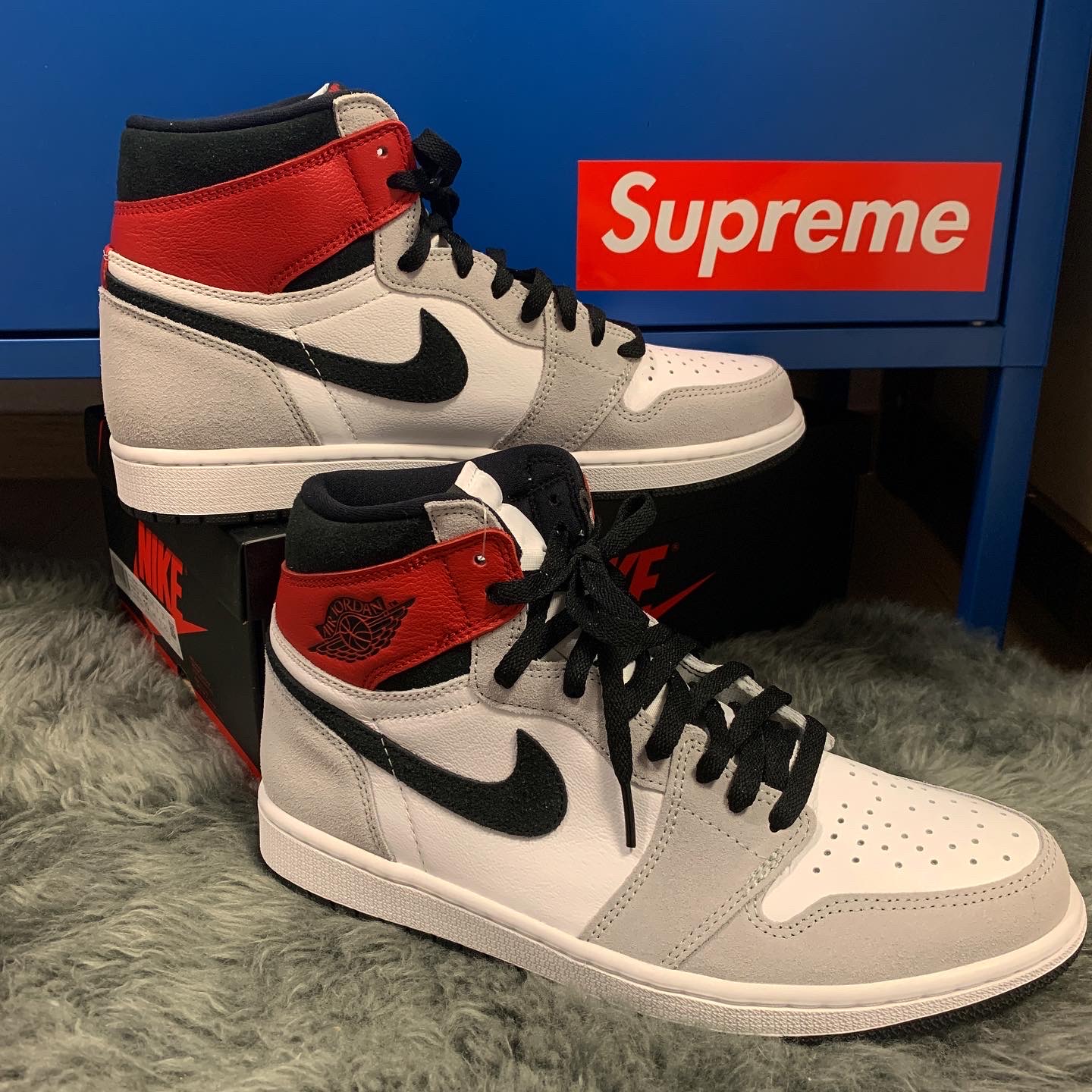 Jordan 1 Retro High OG Light Smoke Grey 착용 스타일