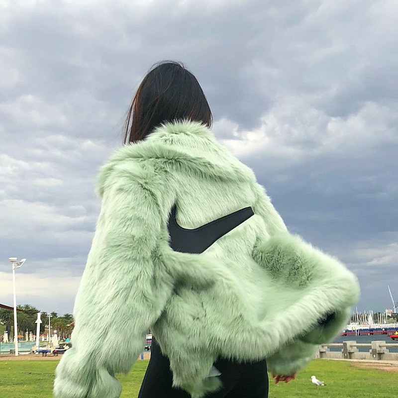 (W) Nike x Ambush Reversible Faux-Fur Coat Jade Horizon, Adidas Yeezy 500 Blush 2018 착용 스타일 - 1