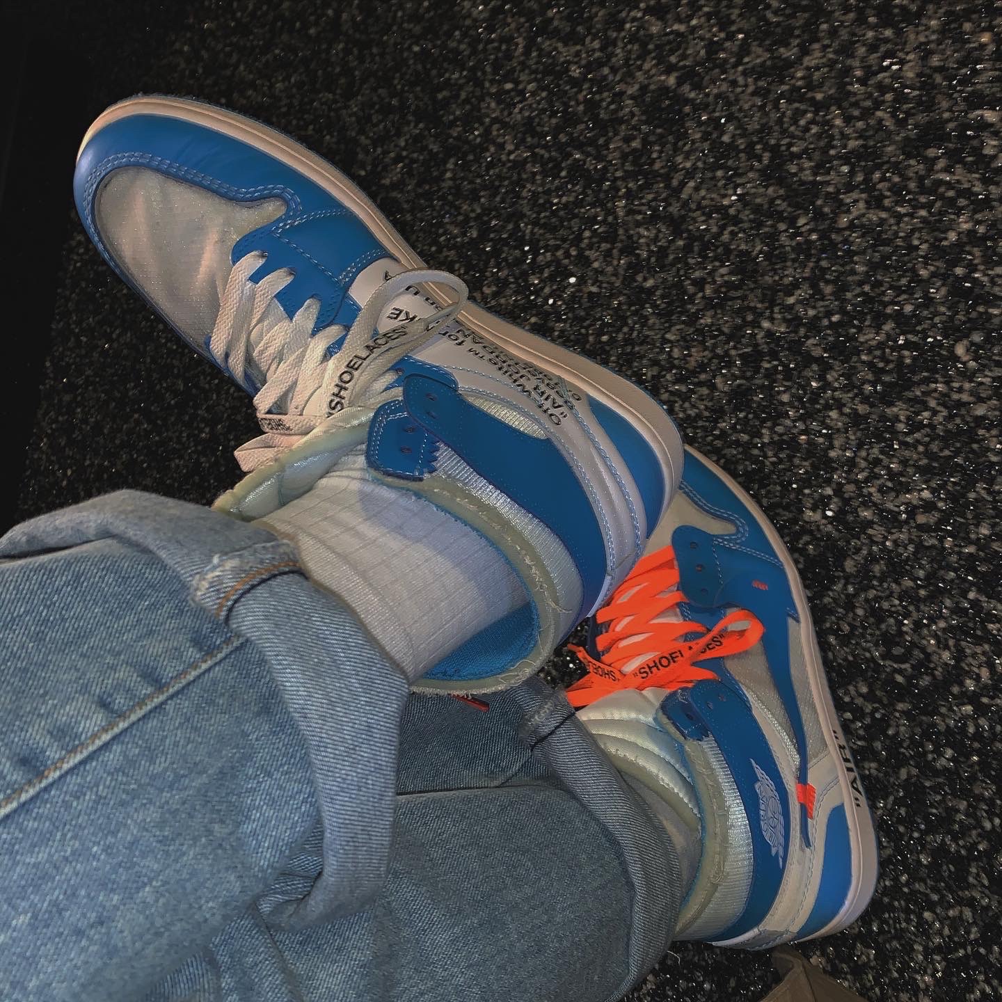 Jordan 1 x Off-White Retro High University Blue 착용 스타일