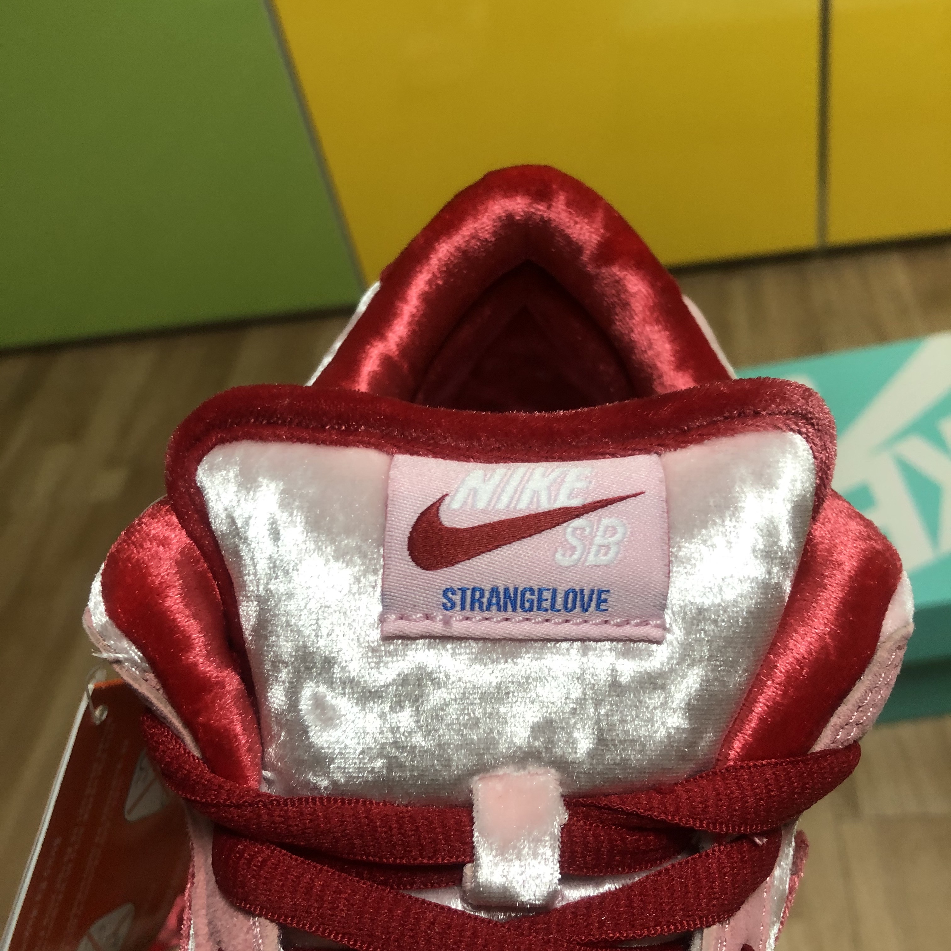 Nike x StrangeLove SB Dunk Low Pink (Regular Box) 착용 스타일