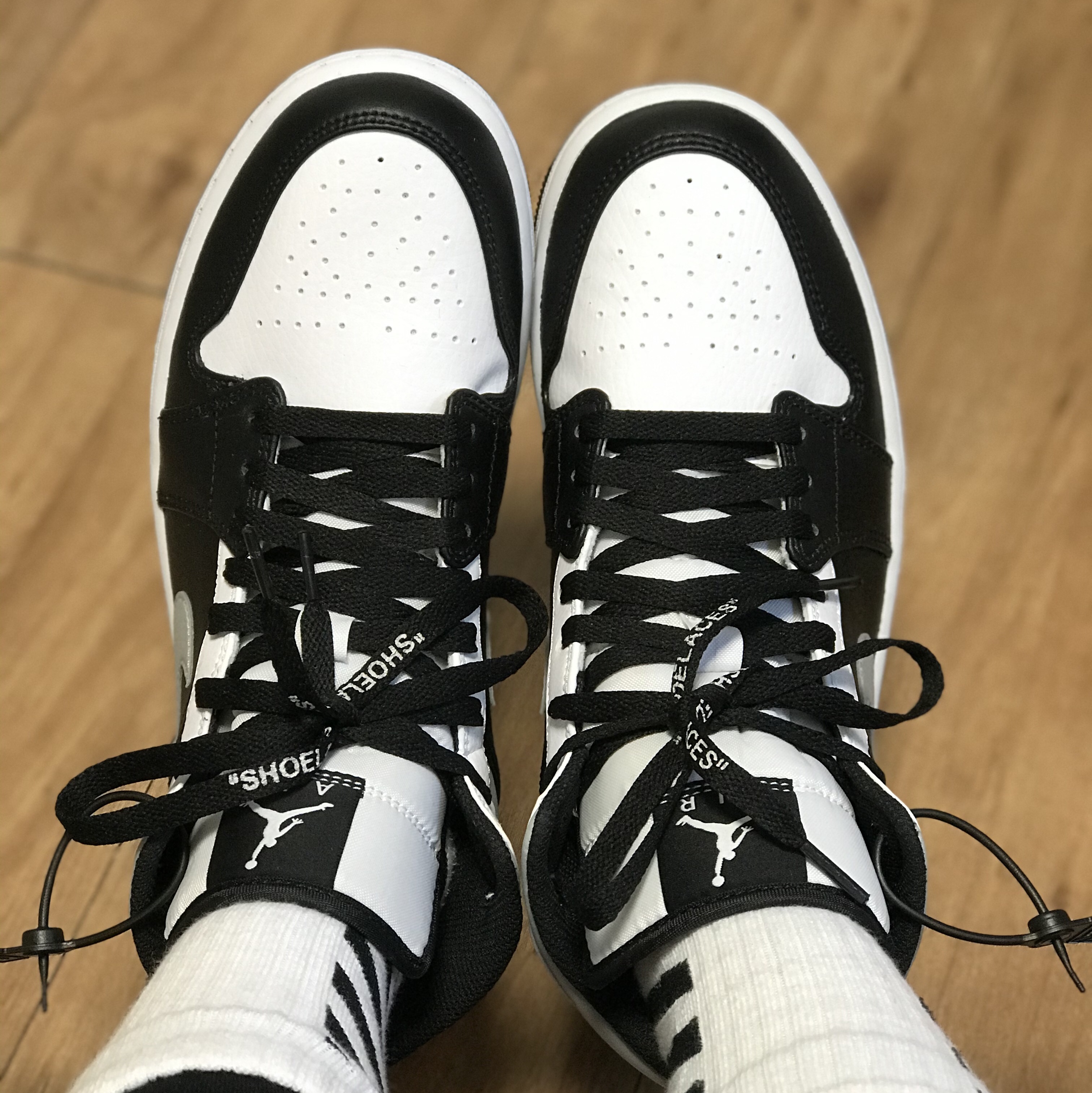 Jordan 1 Mid White Shadow 착용 스타일