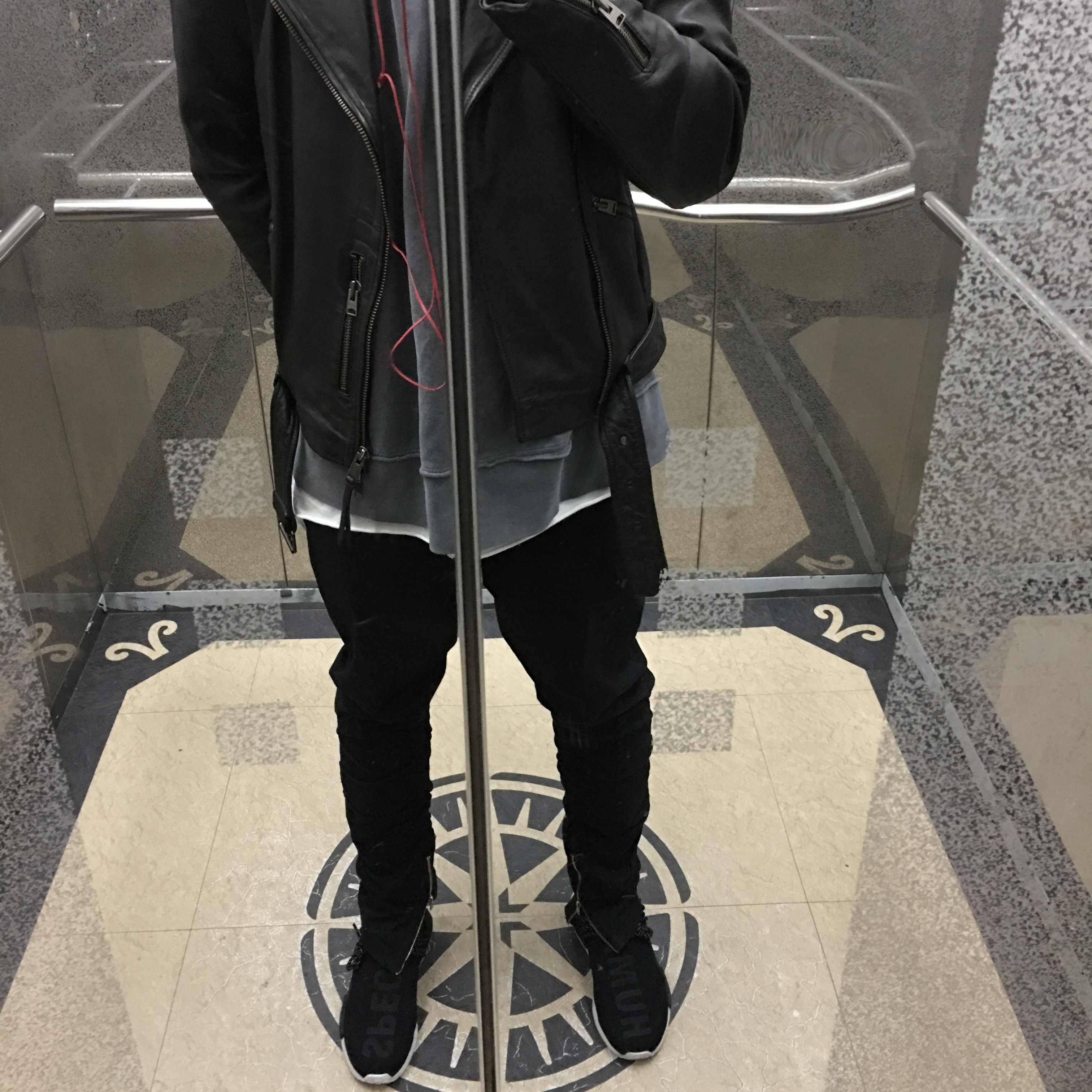 Adidas x Pharrell Williams Hu NMD Human Species Black 착용 스타일