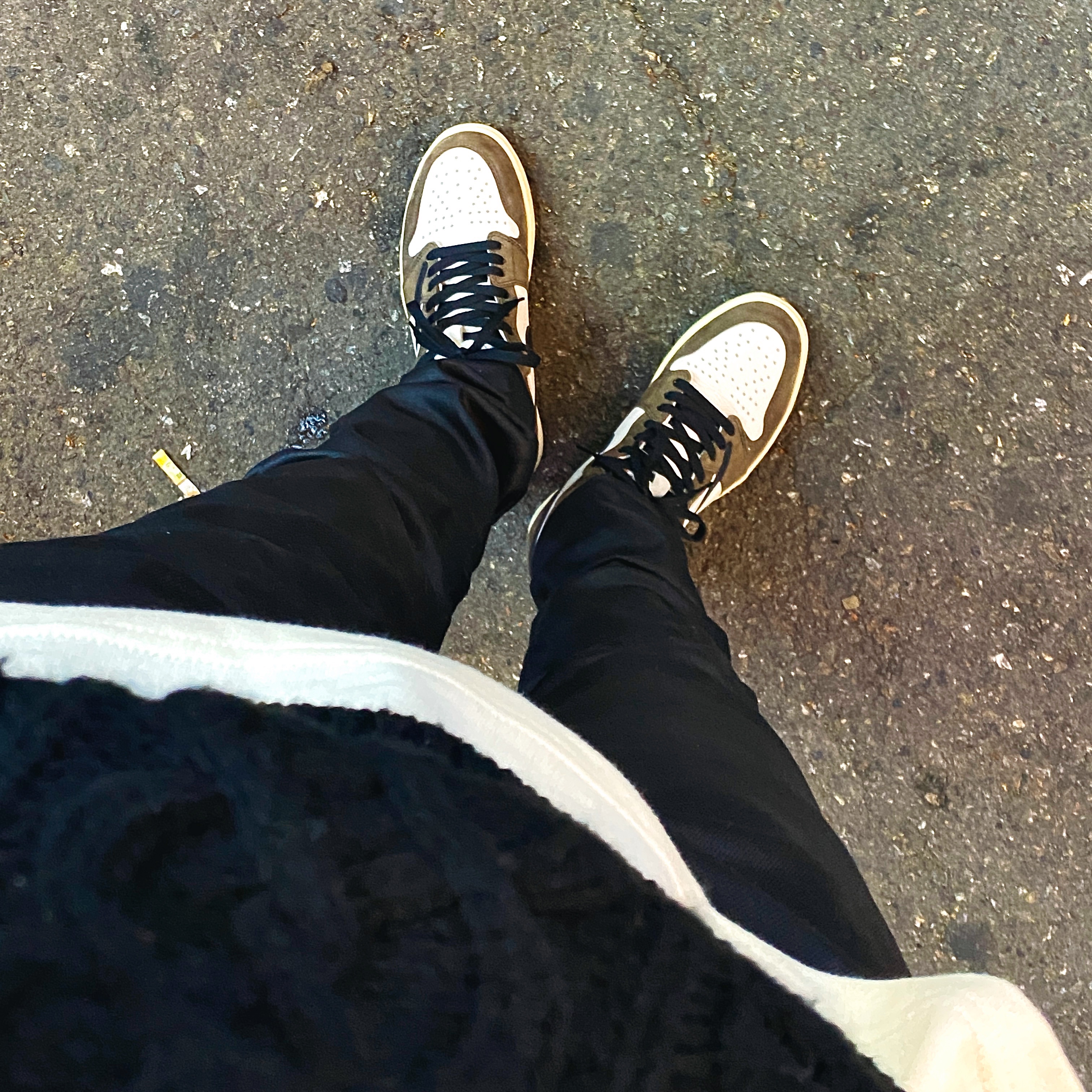 Jordan 1 x Travis Scott Retro High OG SP Mocha 착용 스타일