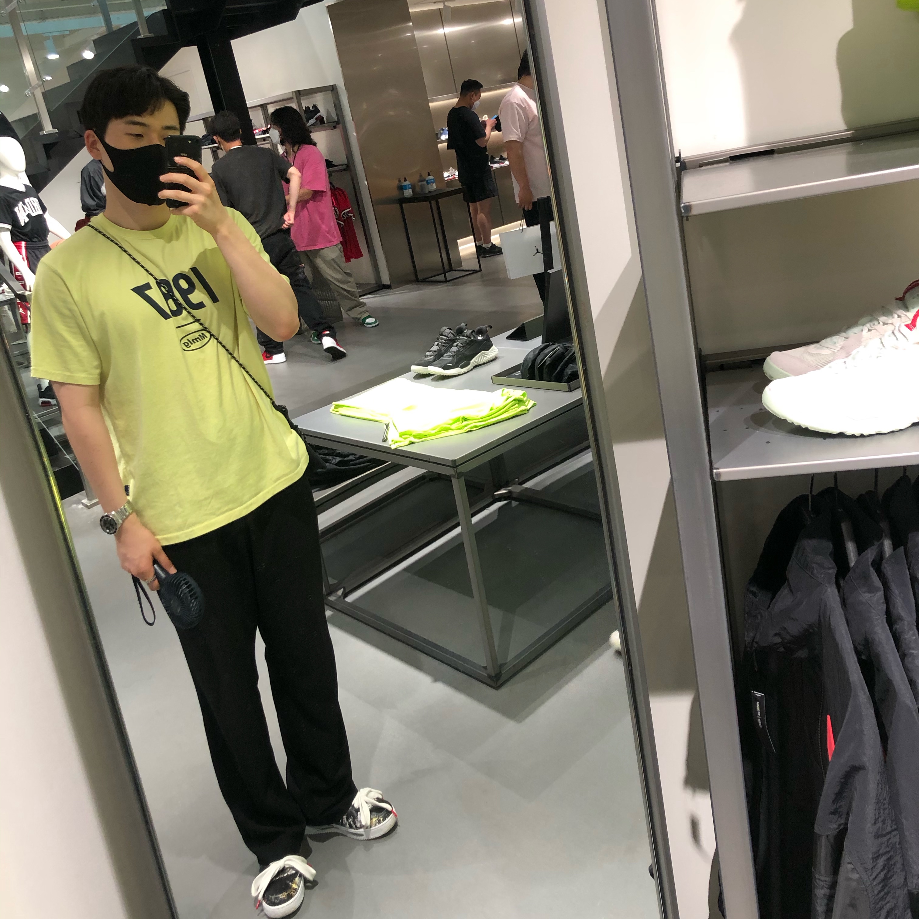 Nike x Peaceminusone Air Force 1 Low Para-Noise 착용 스타일