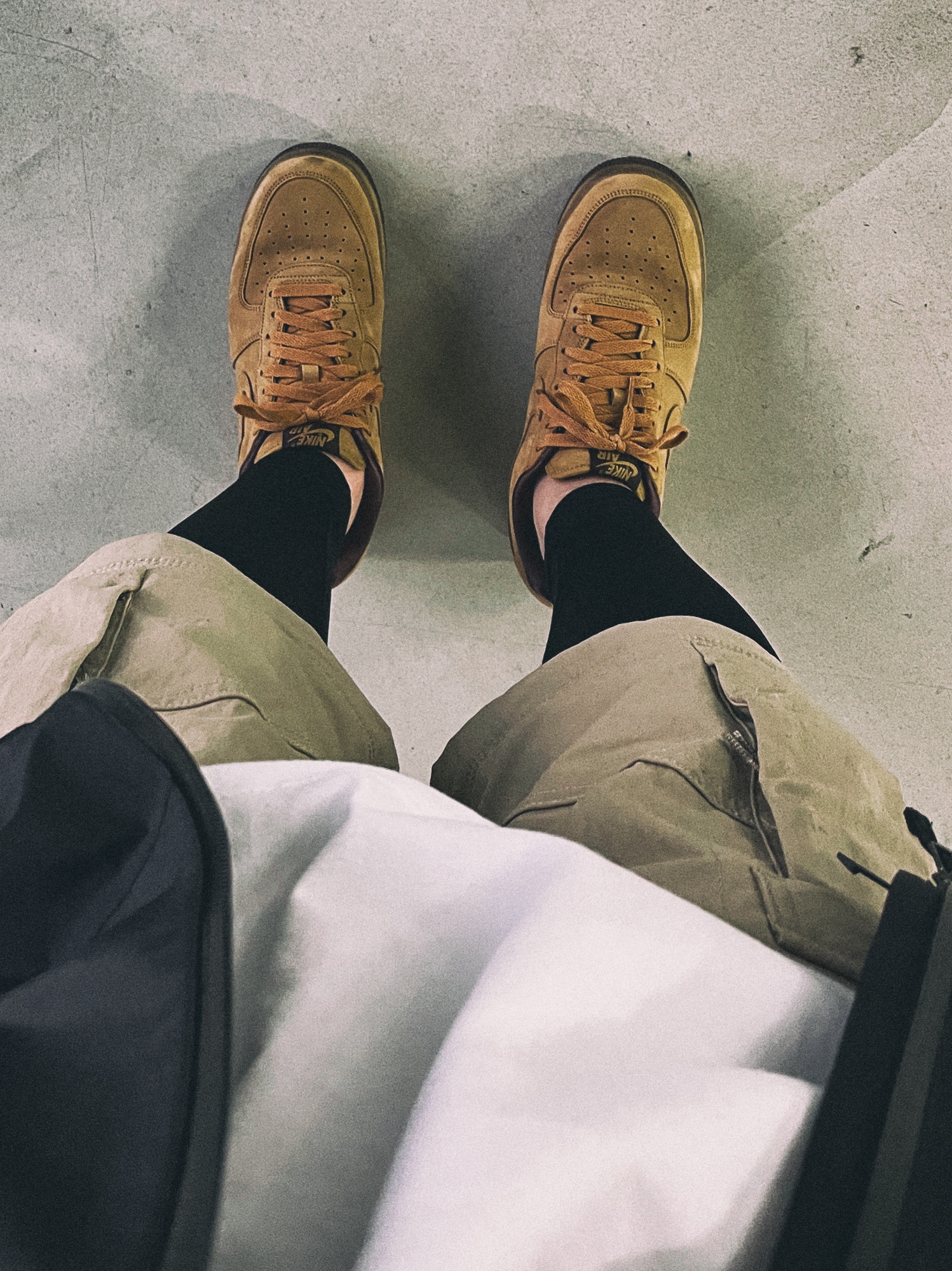 Nike Air Force 1 Low Retro SP Wheat Mocha 착용 스타일 - 3