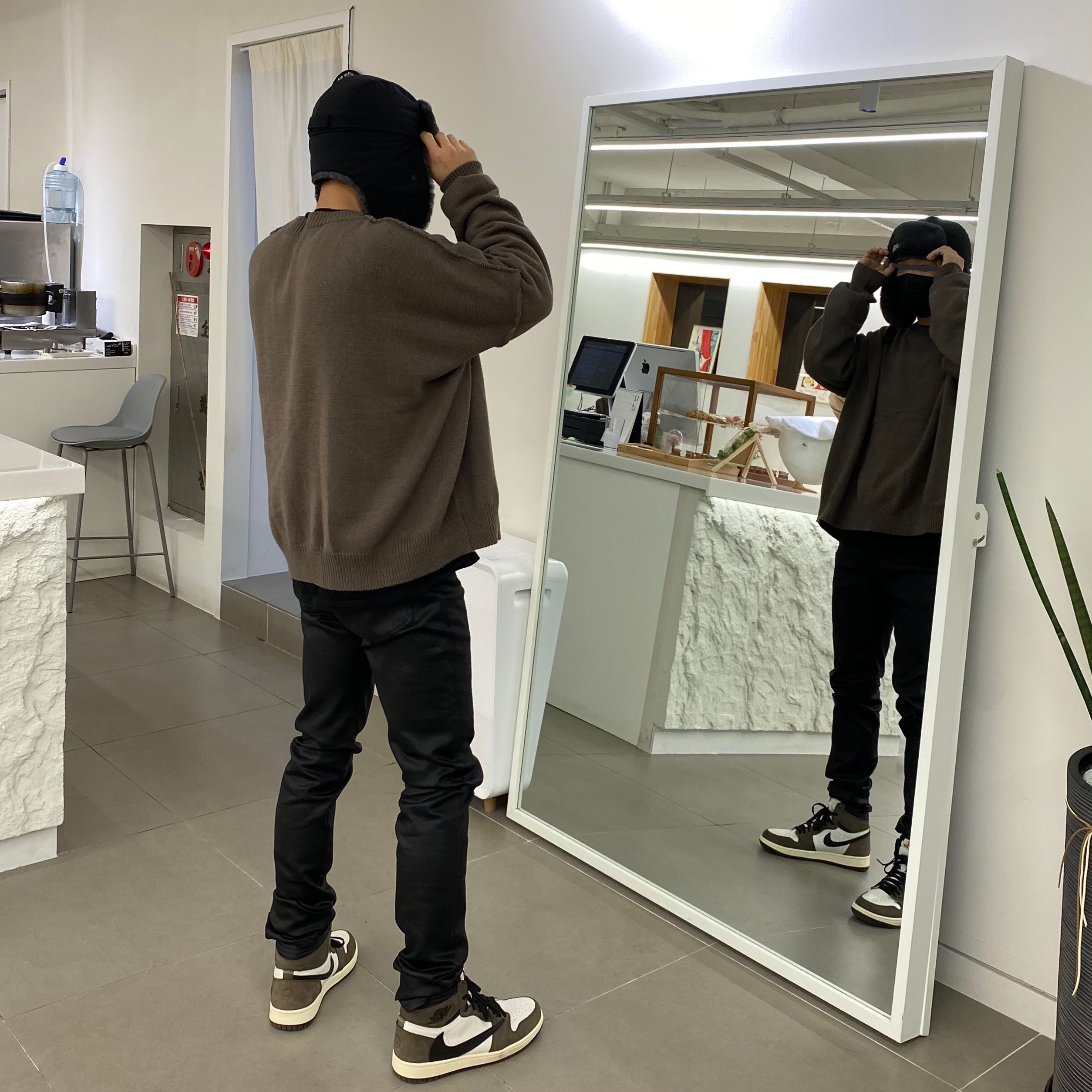 Jordan 1 x Travis Scott Retro High OG SP Mocha 착용 스타일