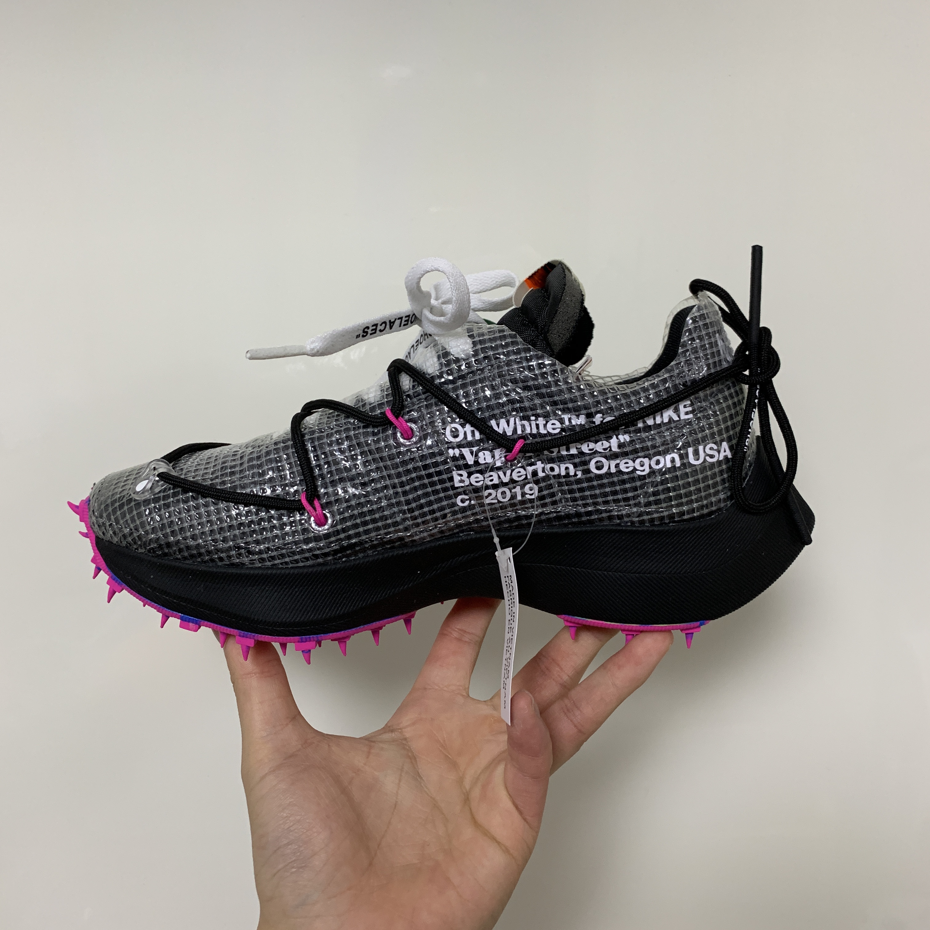 (W) Nike x Off-White Vapor Street Black Laser Fuchsia 착용 스타일 - 2
