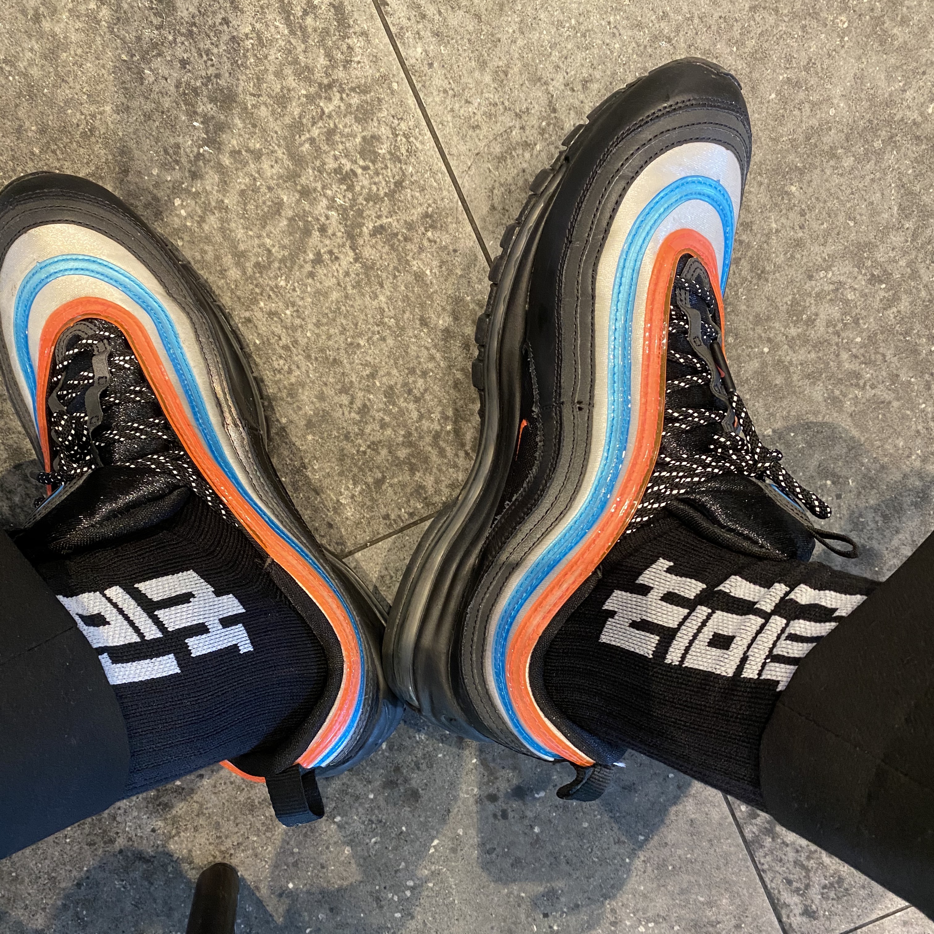 Nike Air Max 97 Neon Seoul 착용 스타일