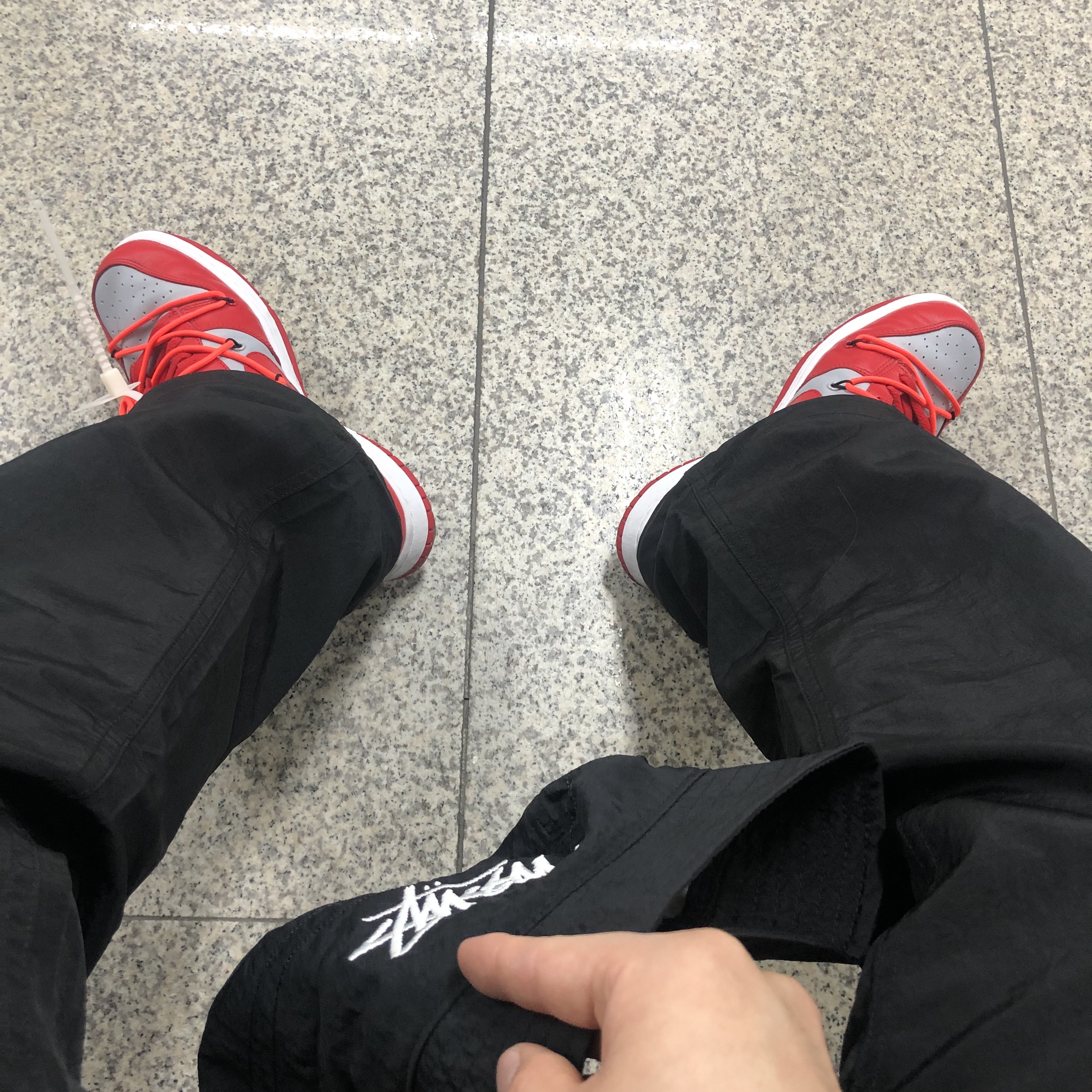 Nike x Off-White Dunk Low University Red 착용 스타일