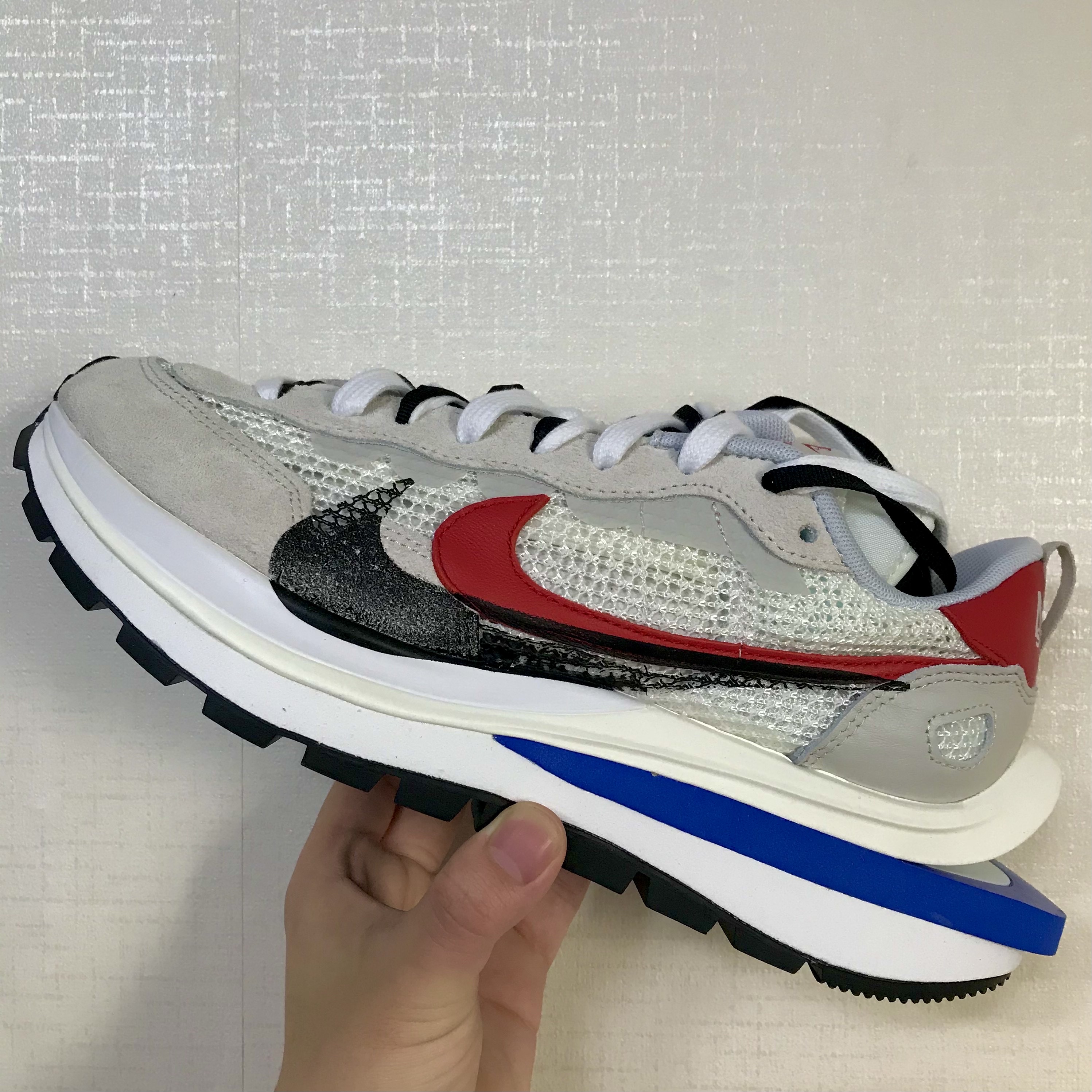 Nike x Sacai VaporWaffle Royal Fuchsia 착용 스타일 - 2