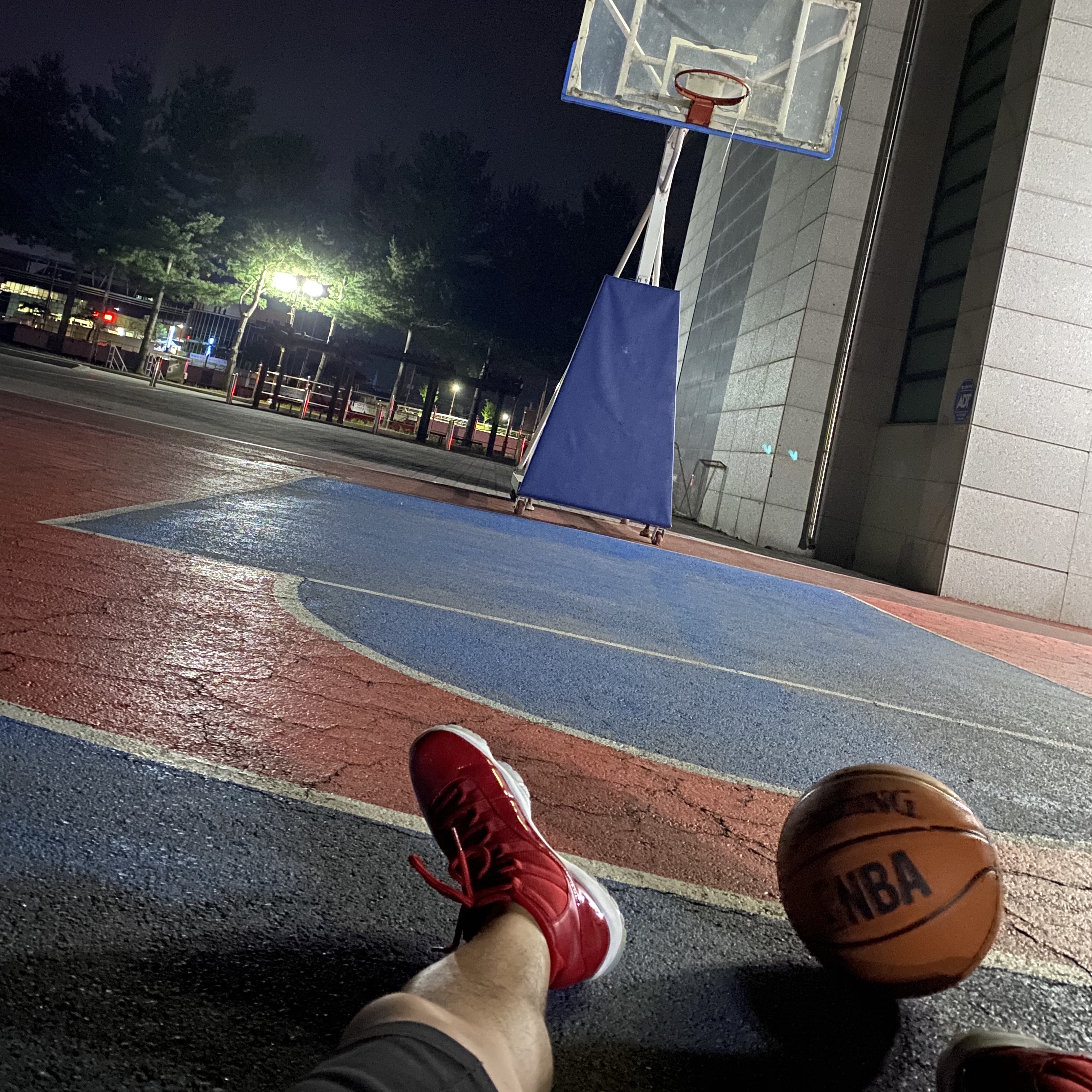 Jordan 11 Retro Win Like 96 Gym Red 착용 스타일