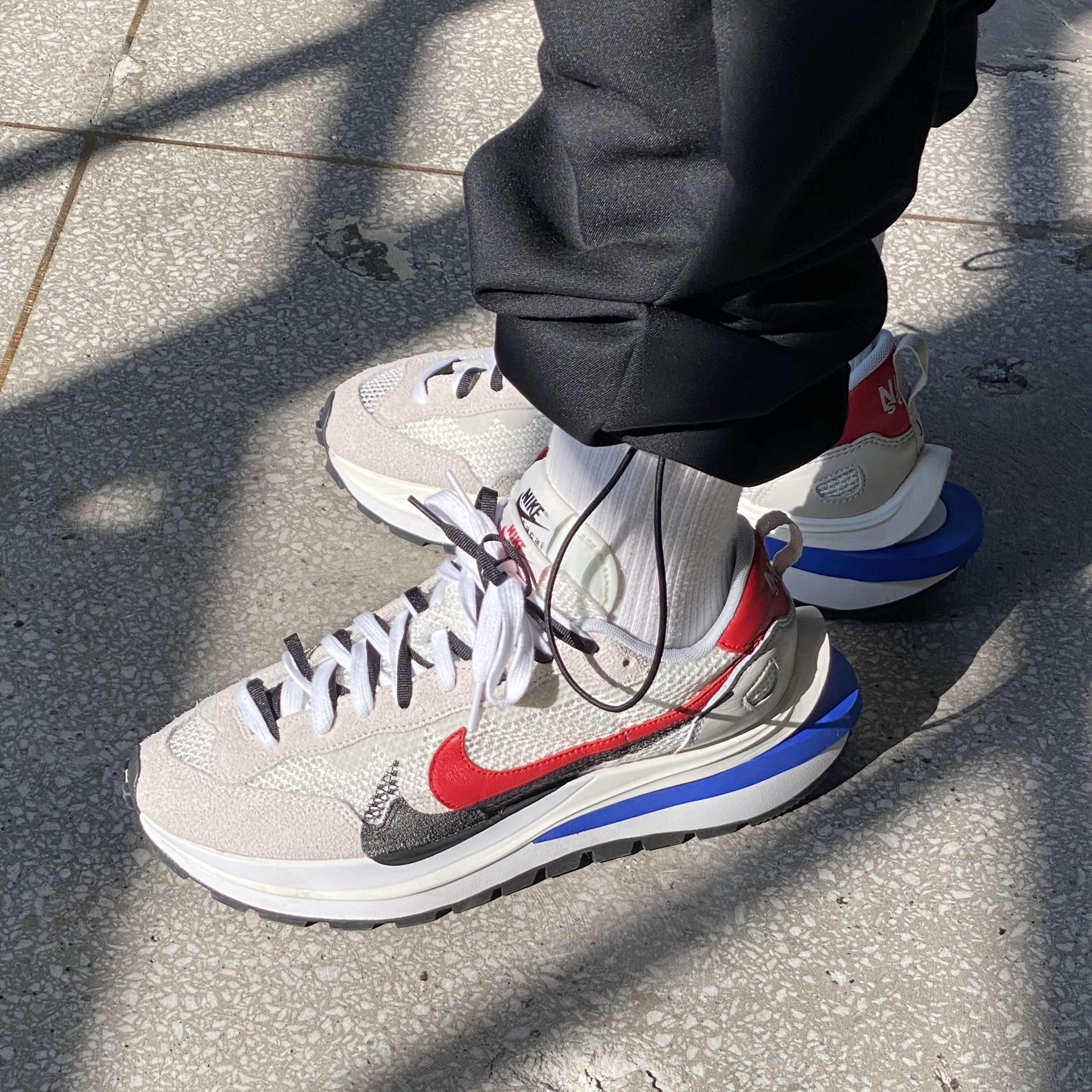 Nike x Sacai VaporWaffle Royal Fuchsia 착용 스타일