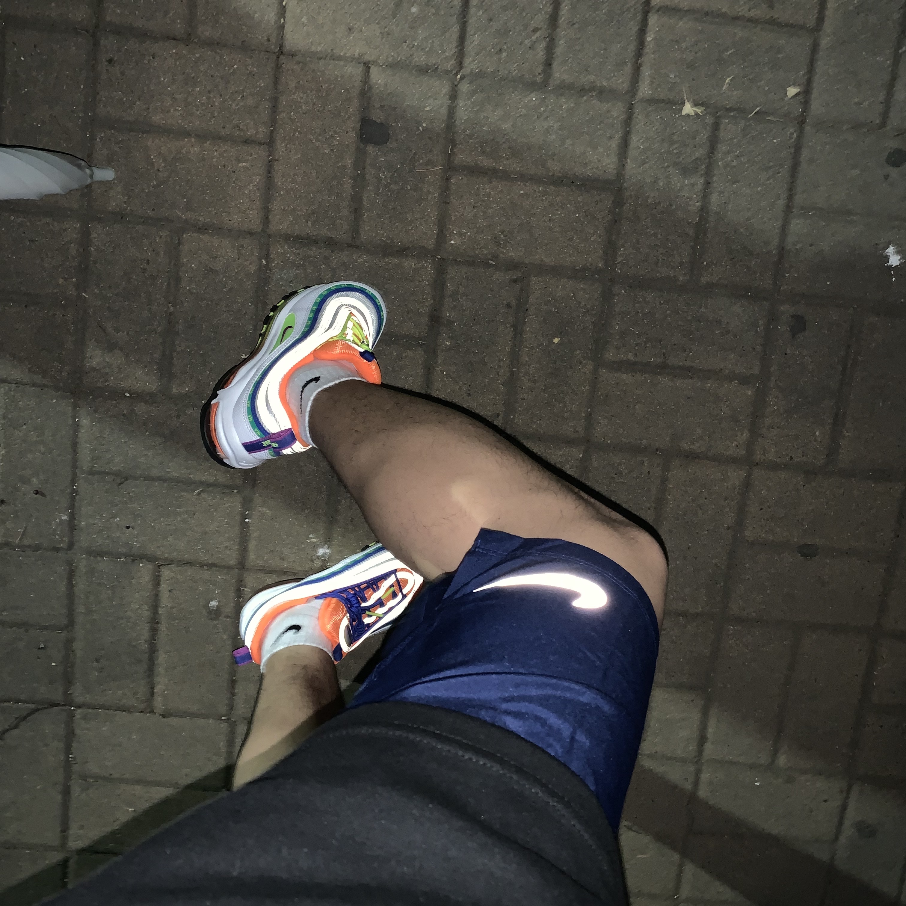 Nike Air Max 97 London Summer of Love 착용 스타일