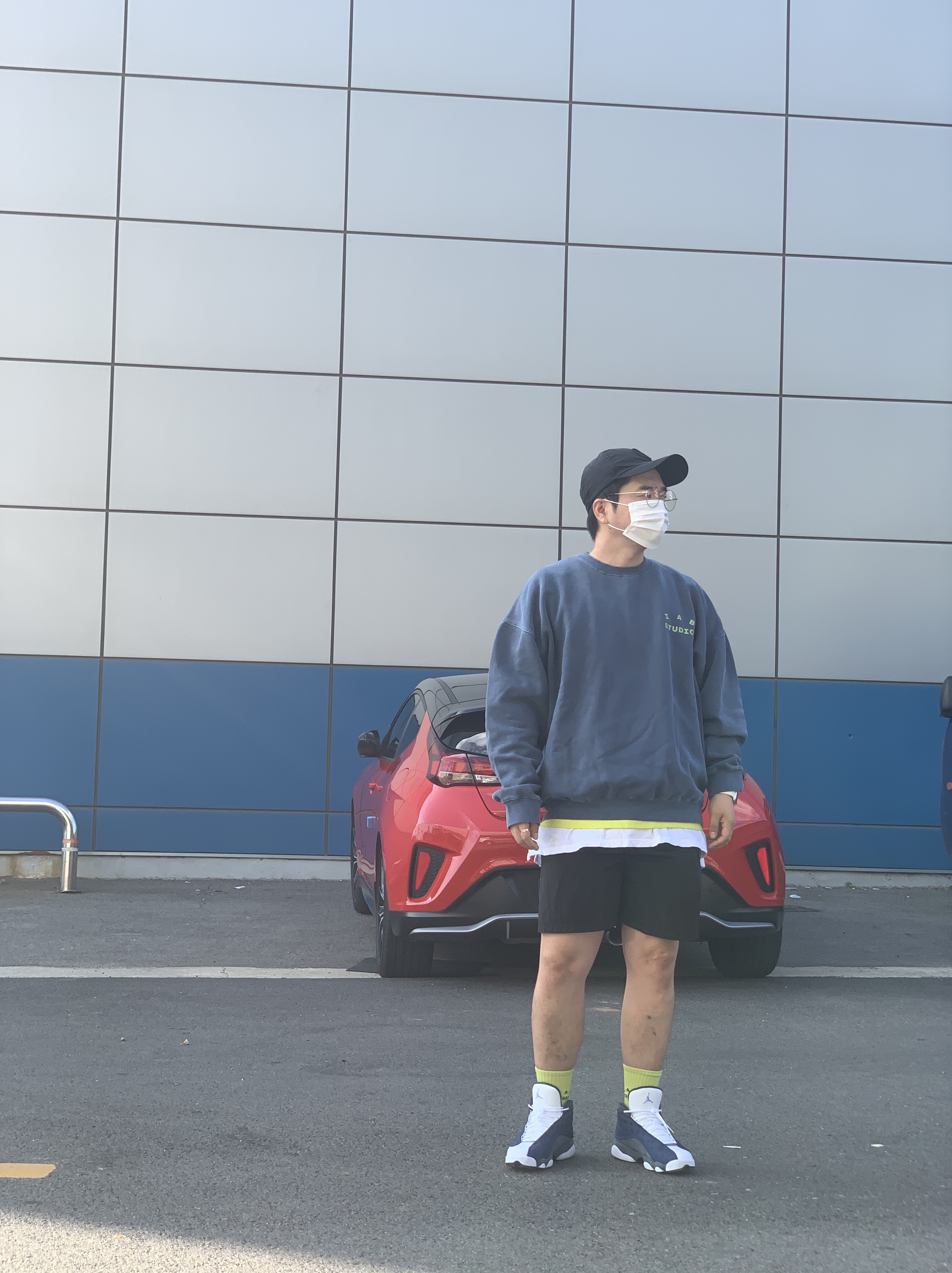 Jordan 13 Retro Flint 2020, IAB Studio Pigment Sweatshirt Navy 착용 스타일