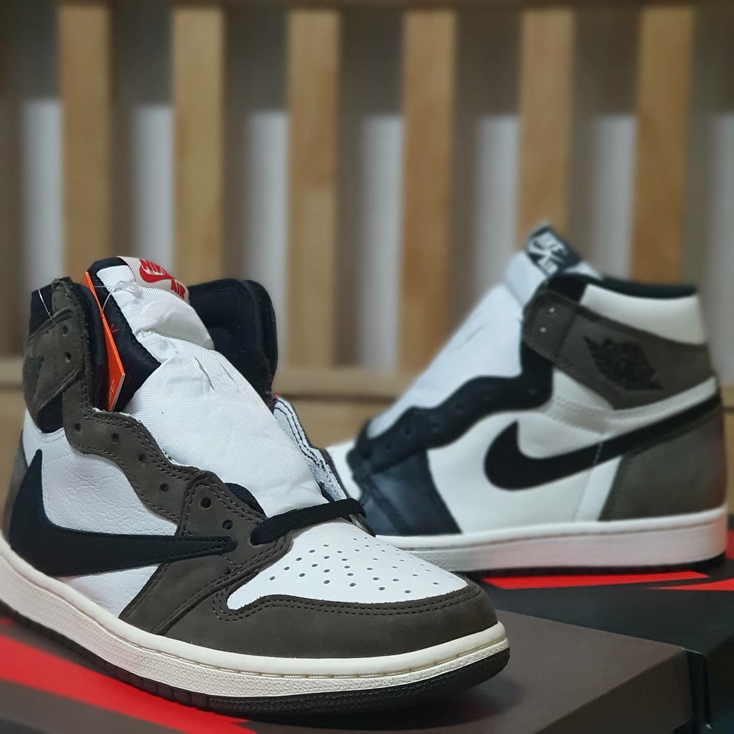 Jordan 1 x Travis Scott Retro High OG SP Mocha, Jordan 1 Retro High OG Black Mocha 착용 스타일