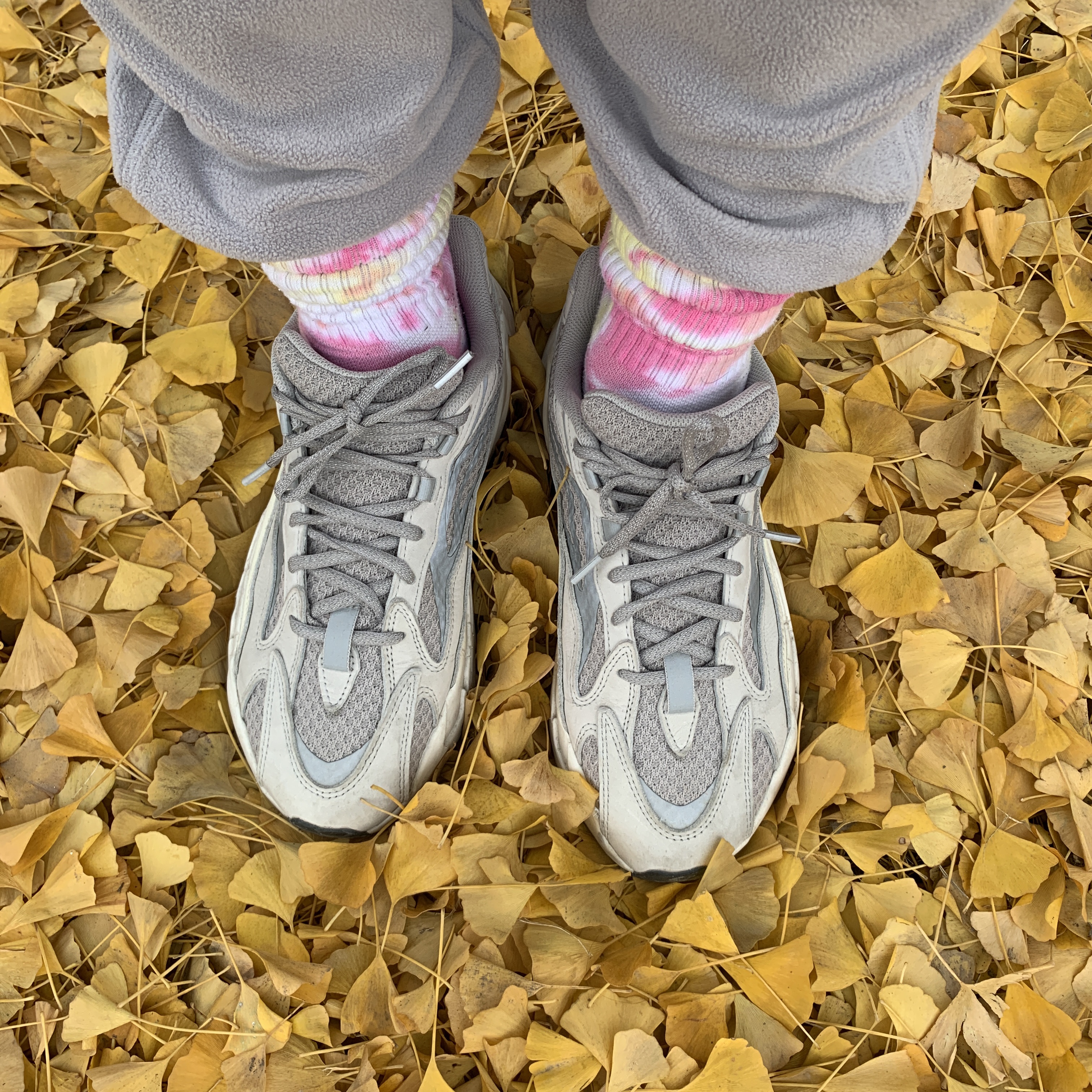 Adidas Yeezy Boost 700 V2 Static 2018 착용 스타일