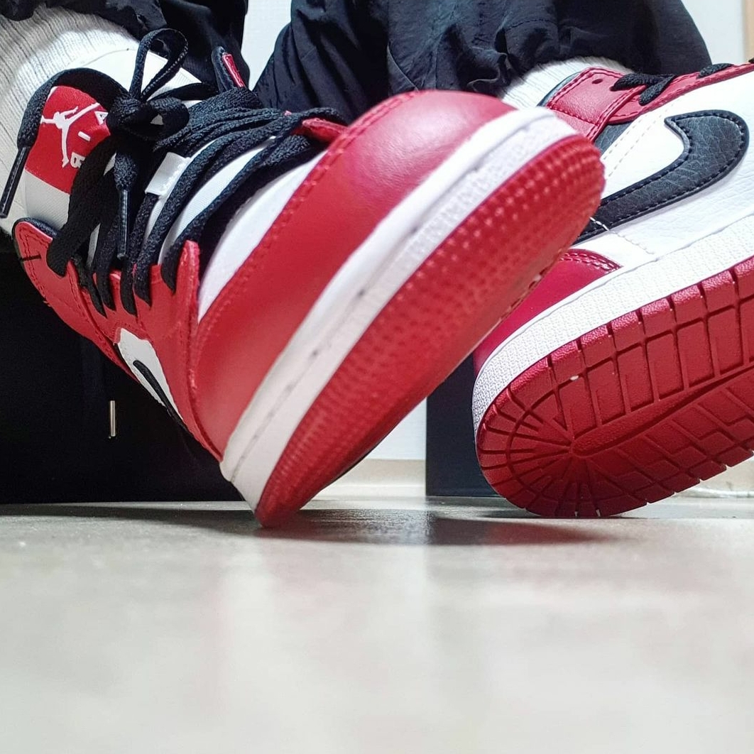(GS) Jordan 1 Mid White Gym Red Black 착용 스타일 - 4