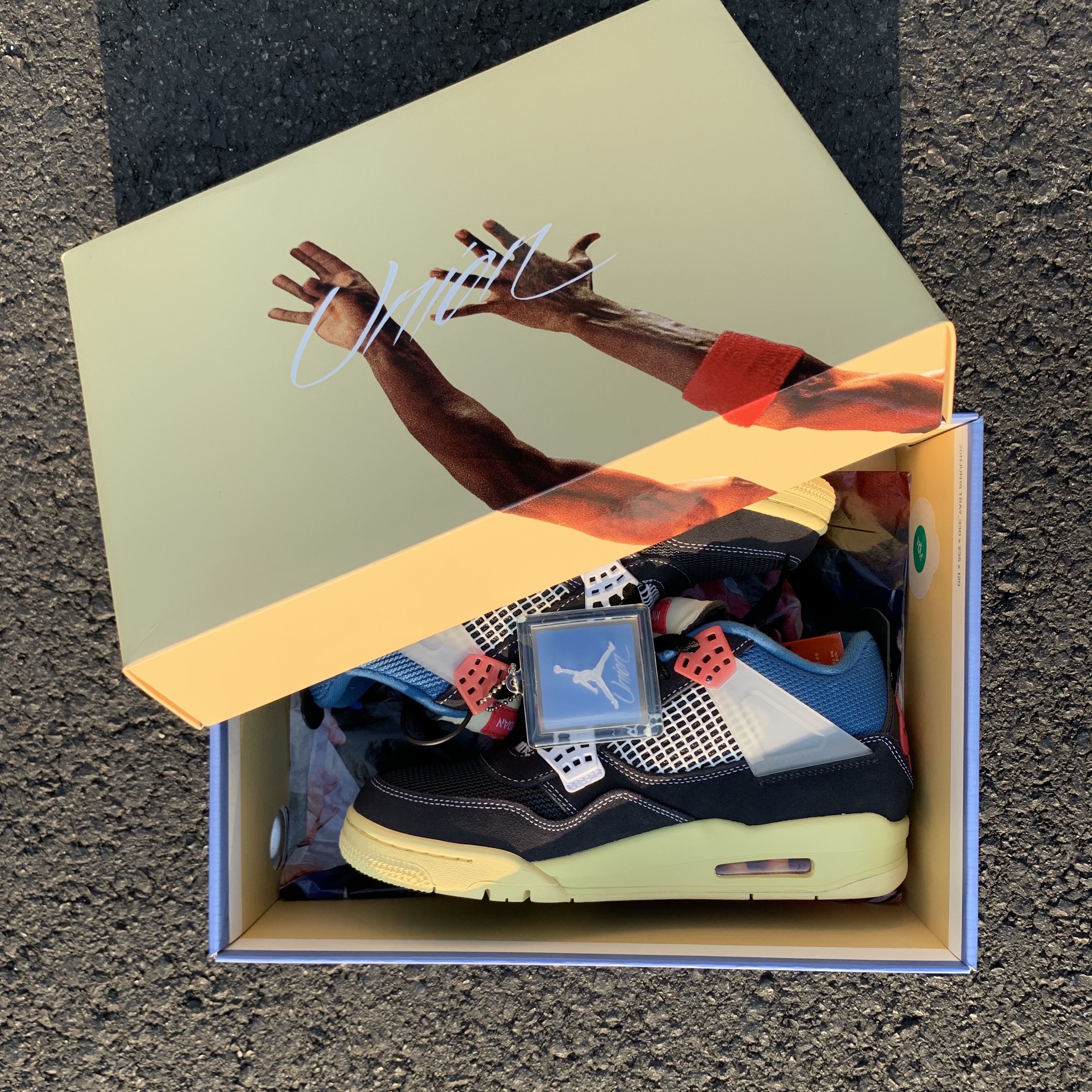 Jordan 4 x Union Retro Off Noir 착용 스타일 - 2