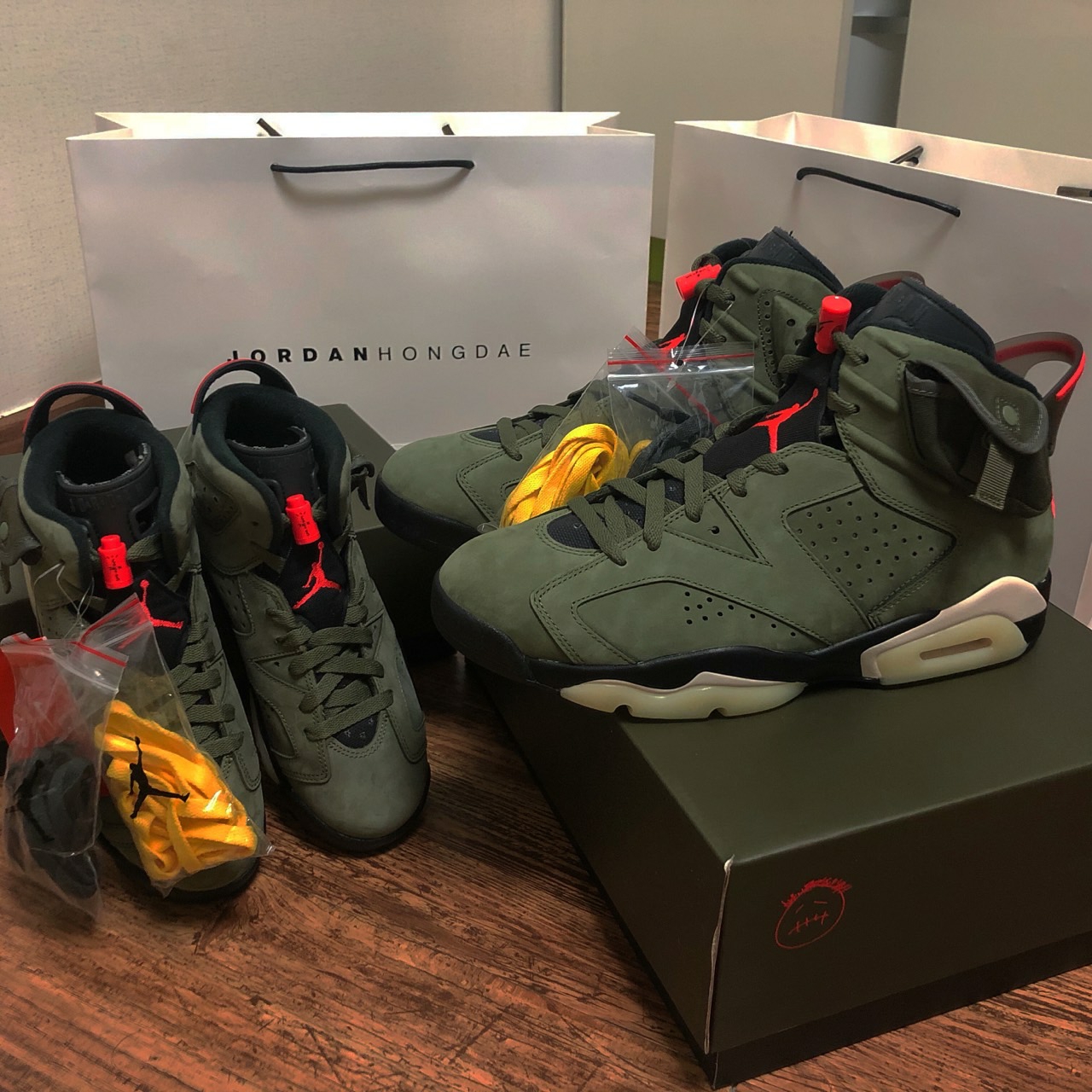 (GS) Jordan 6 x Travis Scott Retro Olive, Jordan 6 x Travis Scott Retro Olive 착용 스타일