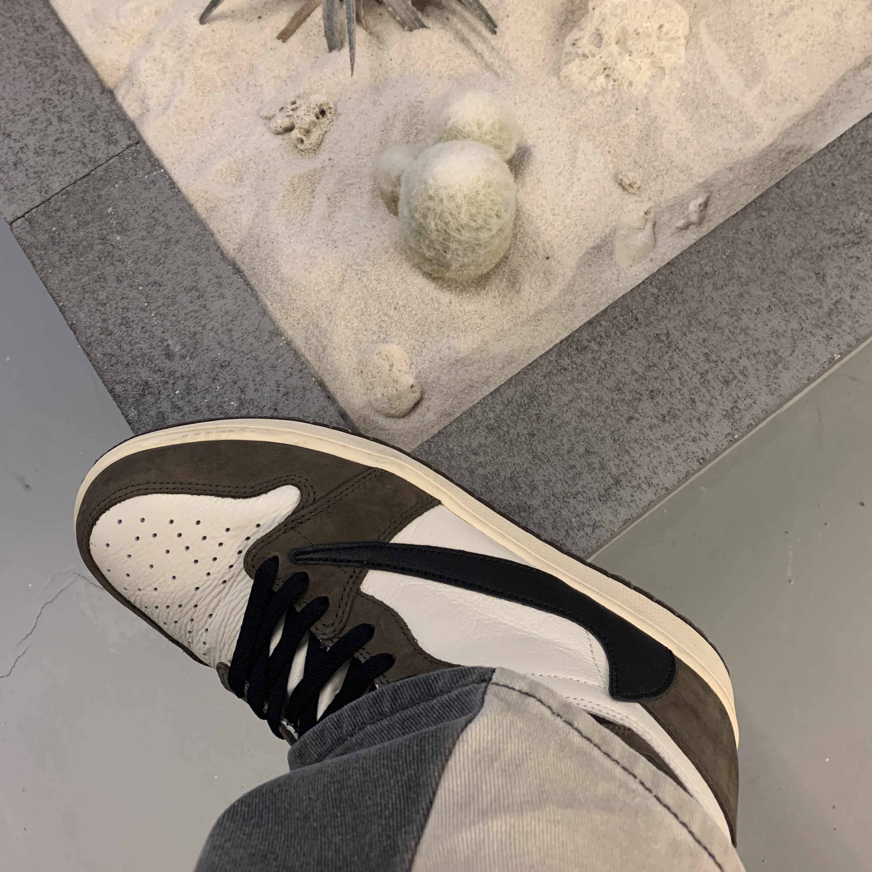 Jordan 1 x Travis Scott Retro High OG SP Mocha 착용 스타일