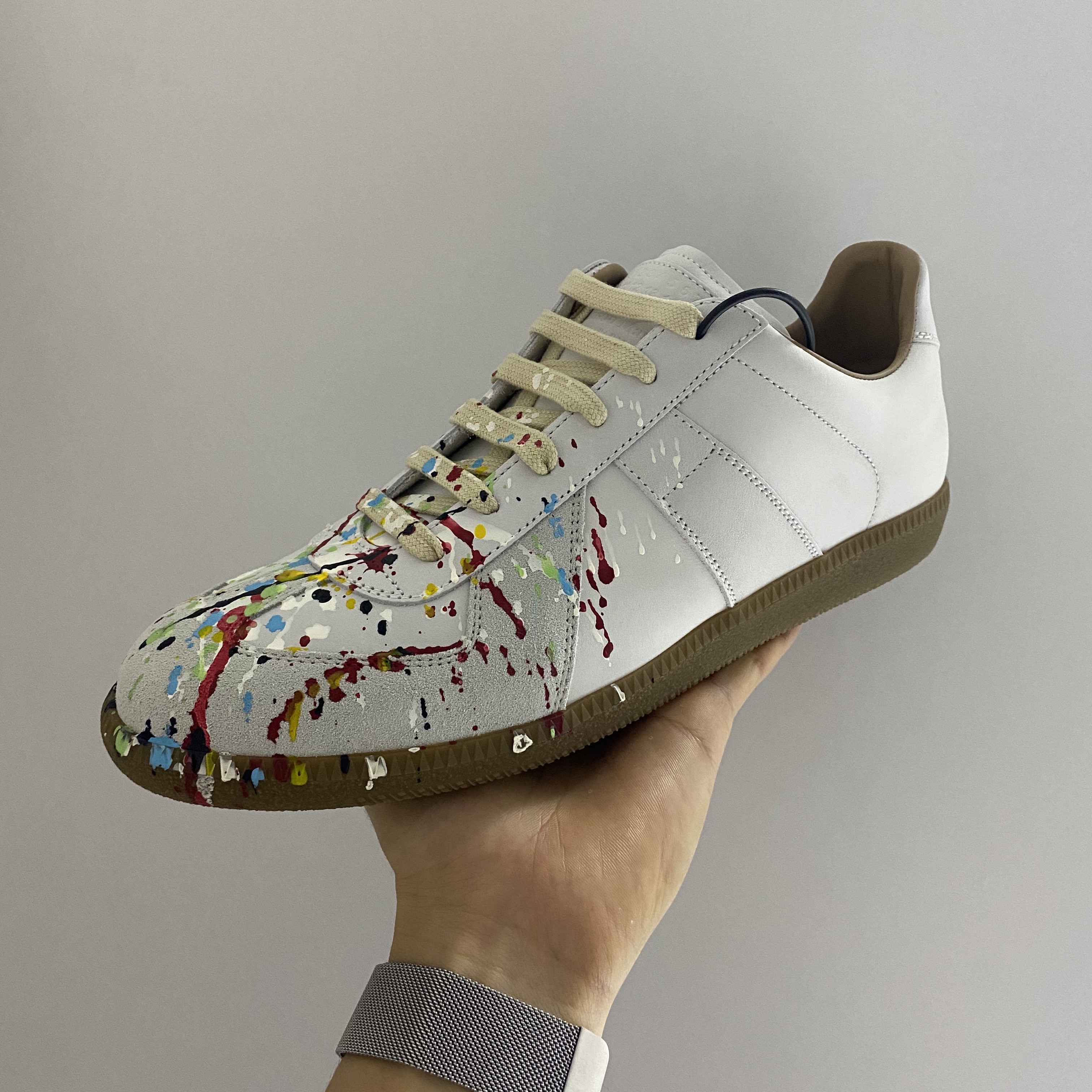 Maison Margiela Replica Paint Drop Sneakers 착용 스타일