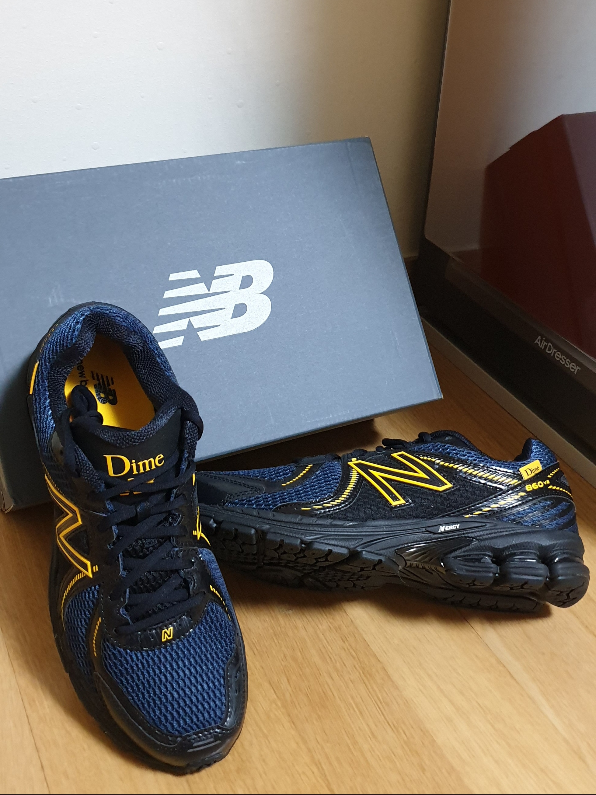 New Balance x Dime 860v2 Black 착용 스타일