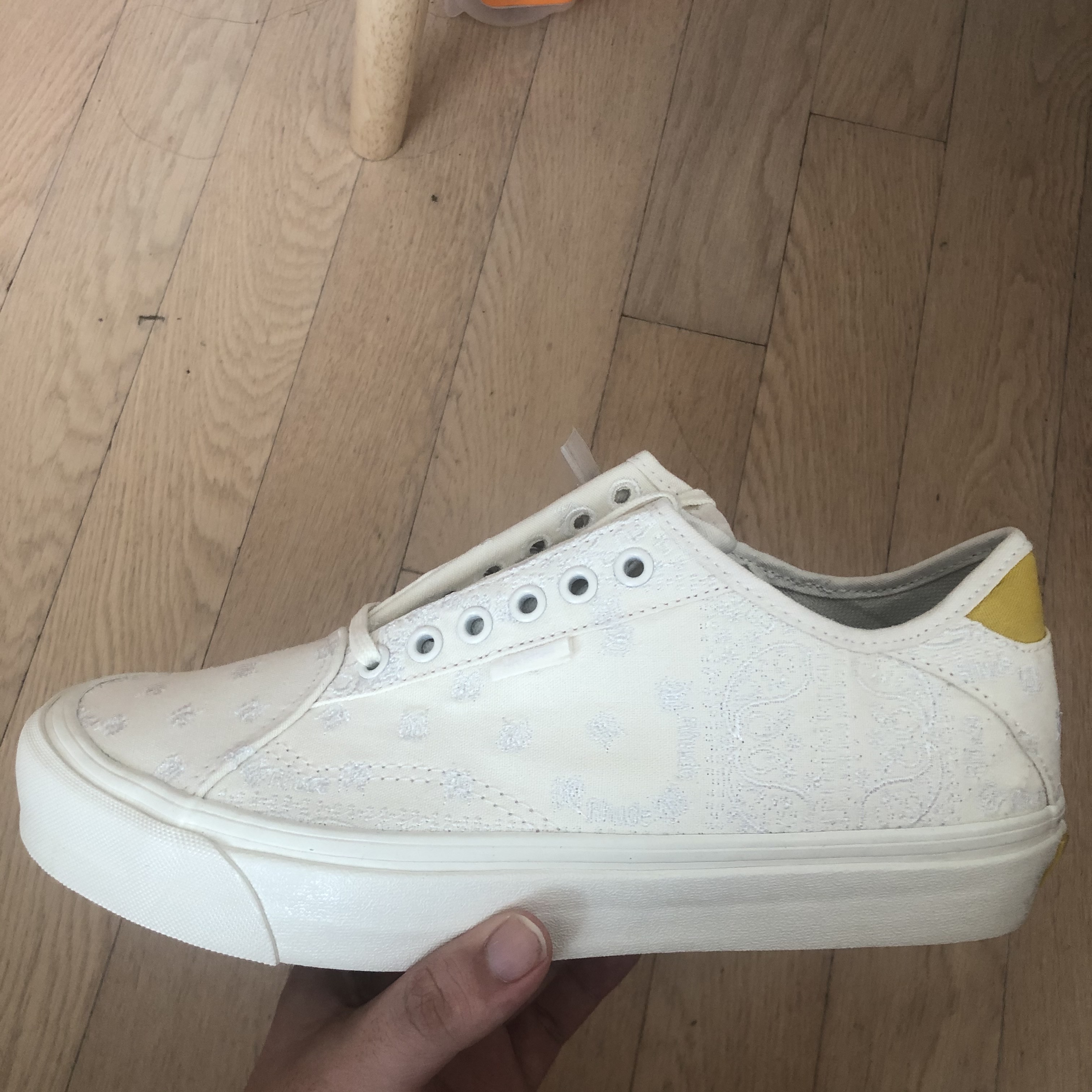 Vans x Rhude Diamo NI Bandana Marshmallow 착용 스타일
