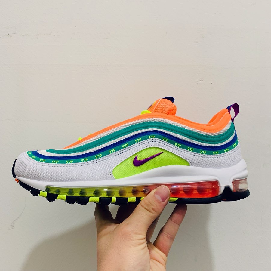 Nike Air Max 97 London Summer of Love 착용 스타일