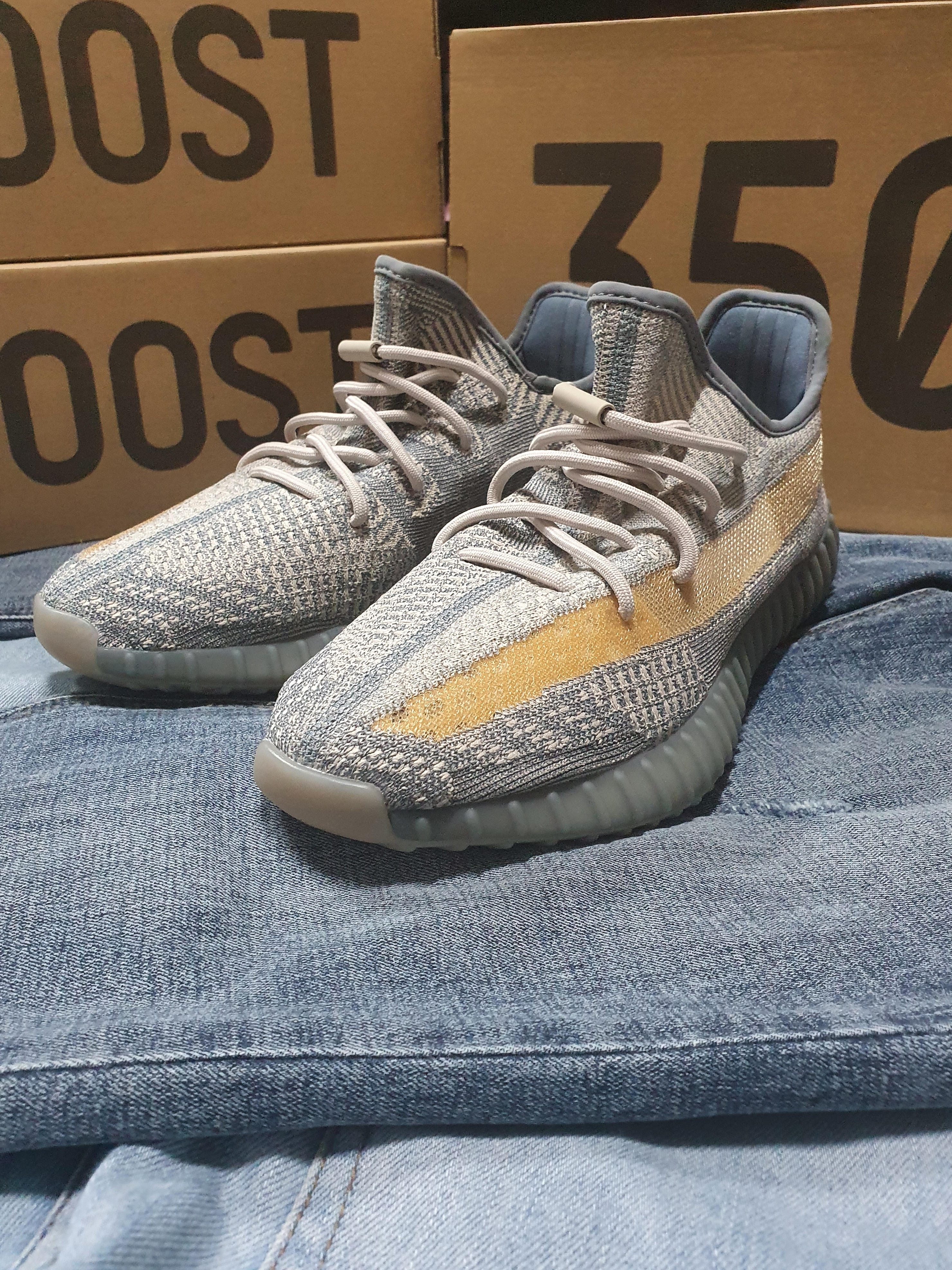Adidas Yeezy Boost 350 V2 Israfil 착용 스타일