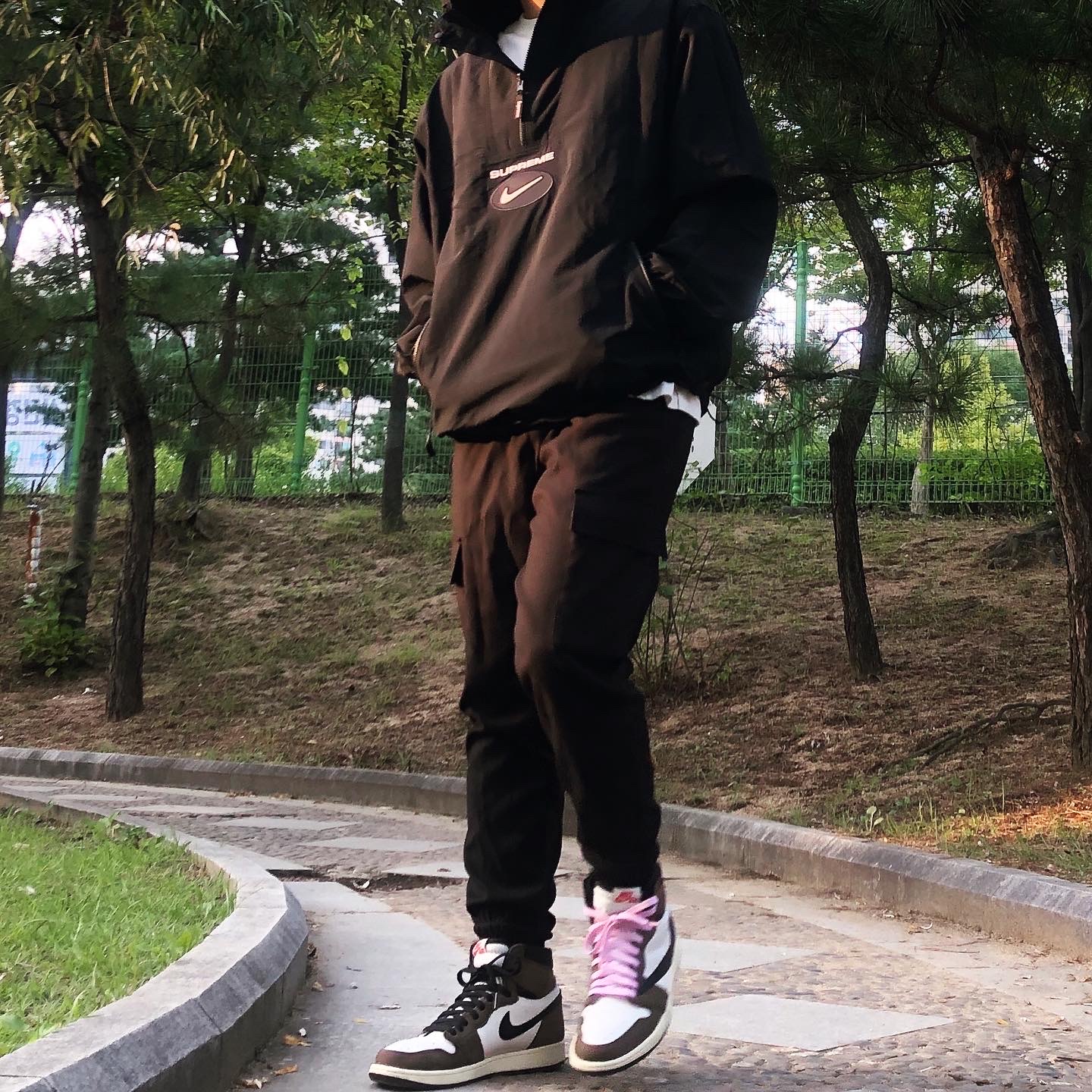 Jordan 1 x Travis Scott Retro High OG SP Mocha 착용 스타일