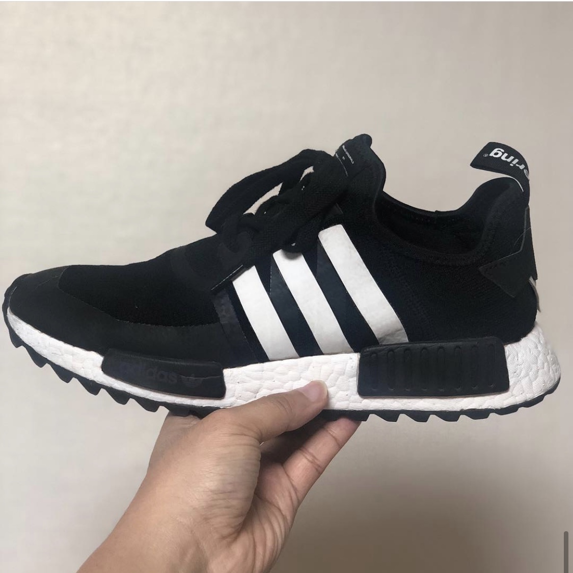 Adidas x White Mountaineering NMD R1 Trail Collegiate Navy 착용 스타일