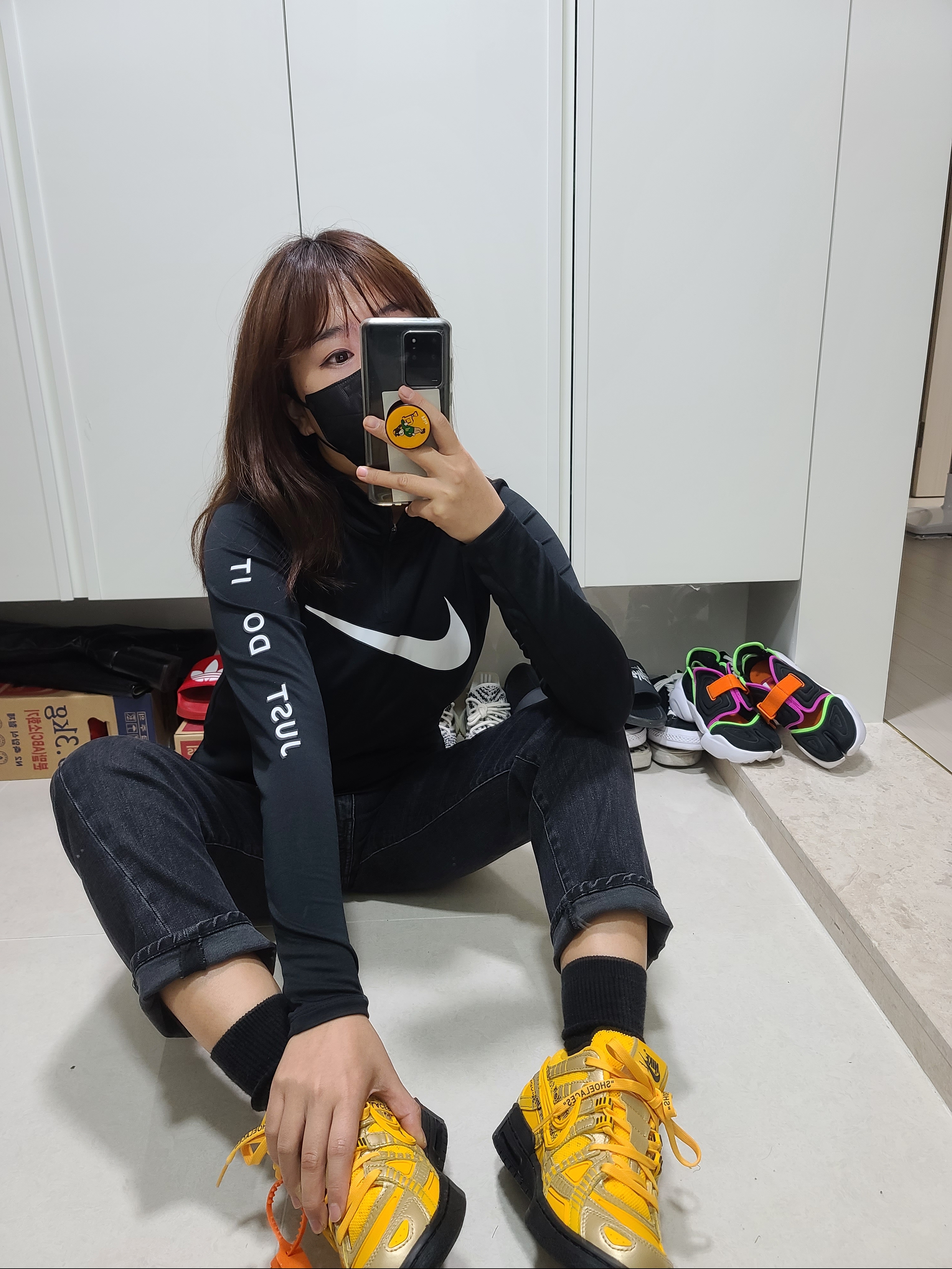 Nike x Off-White Air Rubber Dunk University Gold 착용 스타일