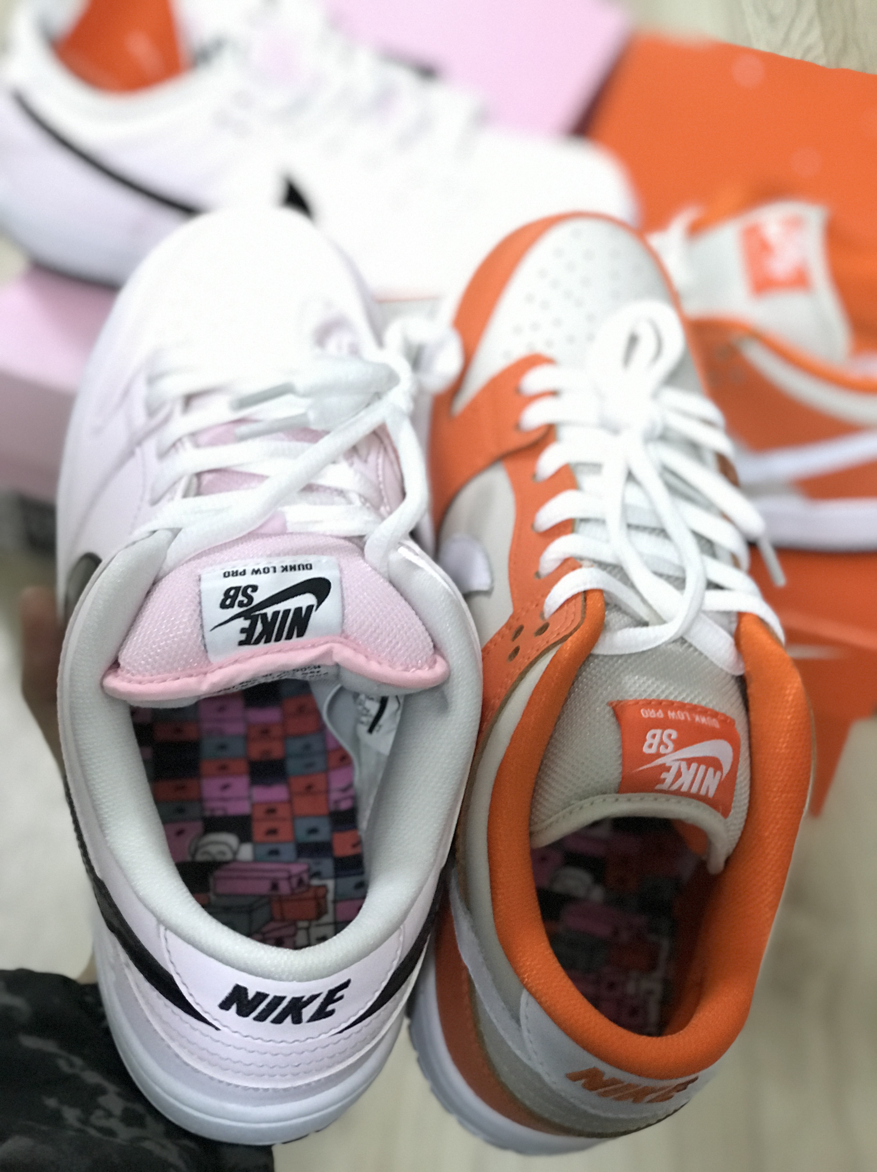 Nike Dunk SB Low Pink Box, Nike Dunk SB Low Orange Box 착용 스타일 - 1