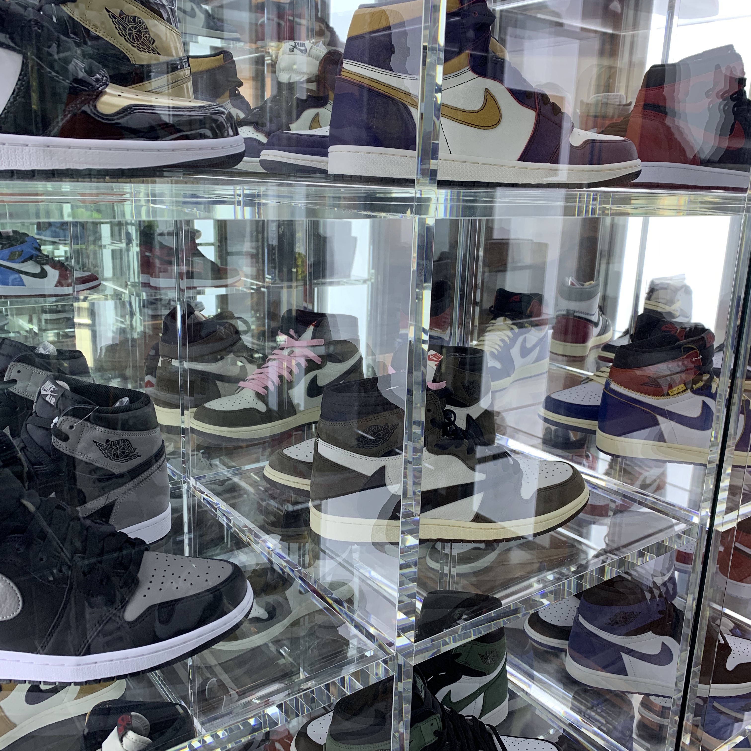 Jordan 1 Retro High OG Defiant SB LA to Chicago, Jordan 1 Retro High NRG Patent Gold Toe 착용 스타일