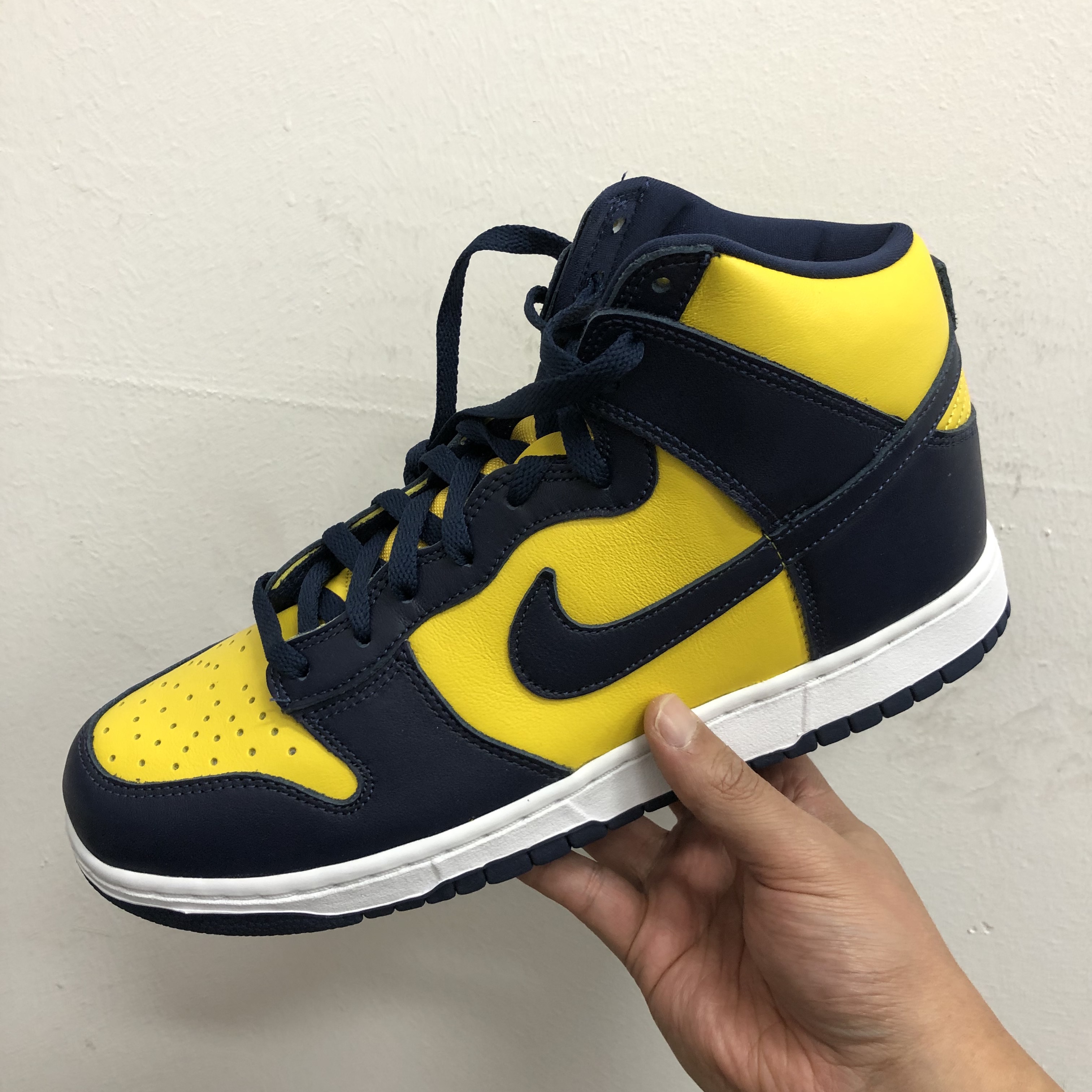 Nike Dunk High SP Maize & Blue 착용 스타일