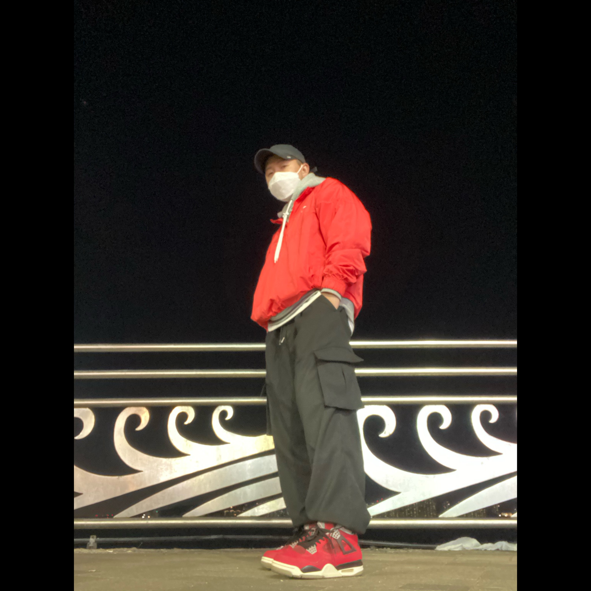 Jordan 4 Retro Toro Bravo, Nike x Stussy Windrunner Jacket Habanero Red 착용 스타일