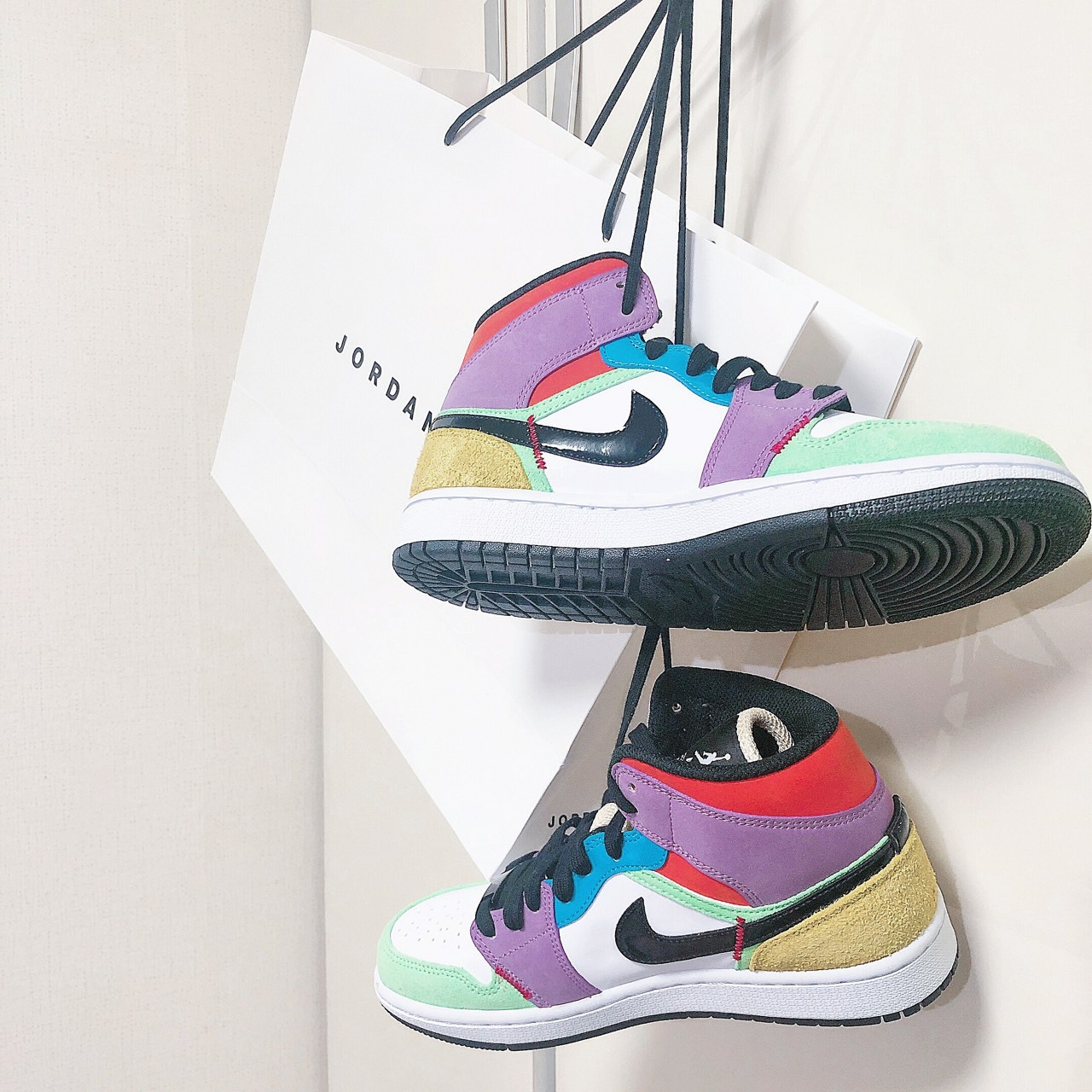 (W) Jordan 1 Mid SE Multi-Color Lightbulb 착용 스타일