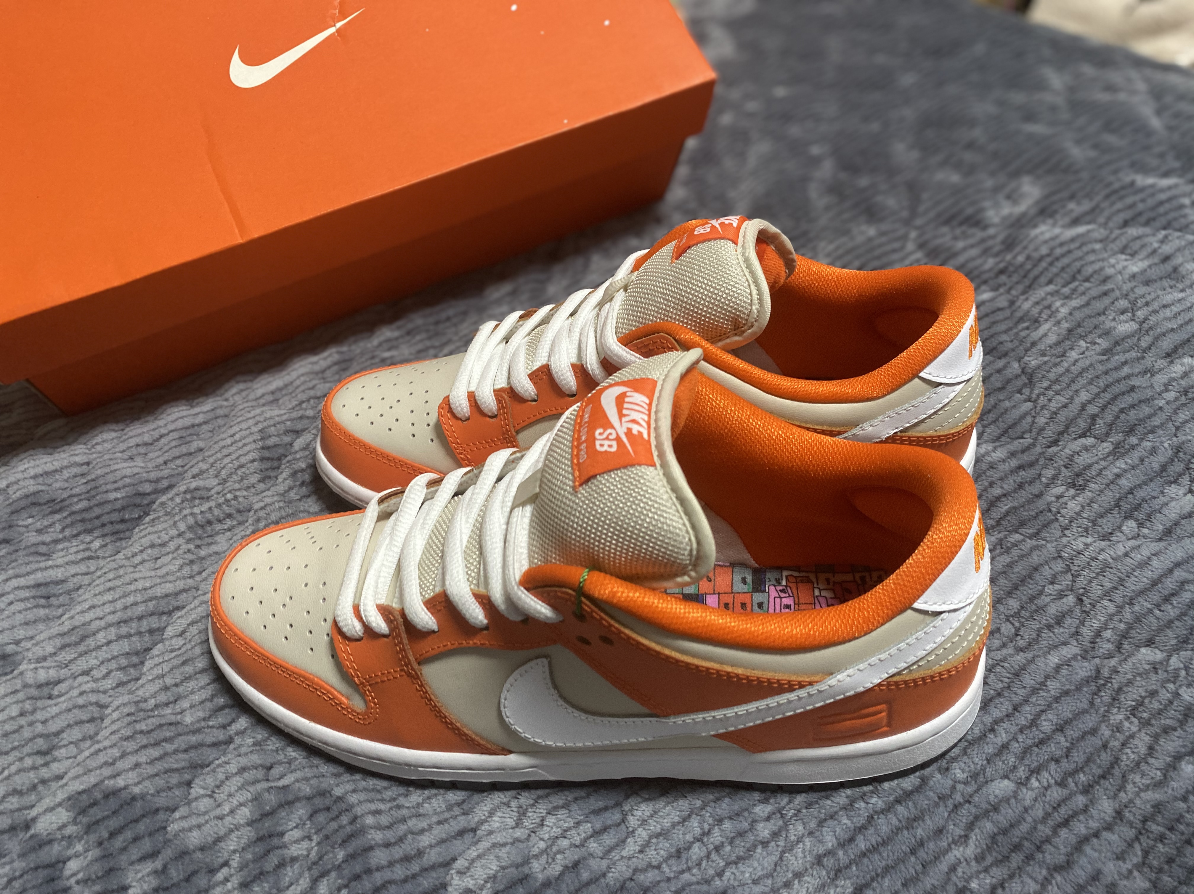 Nike Dunk SB Low Orange Box 착용 스타일